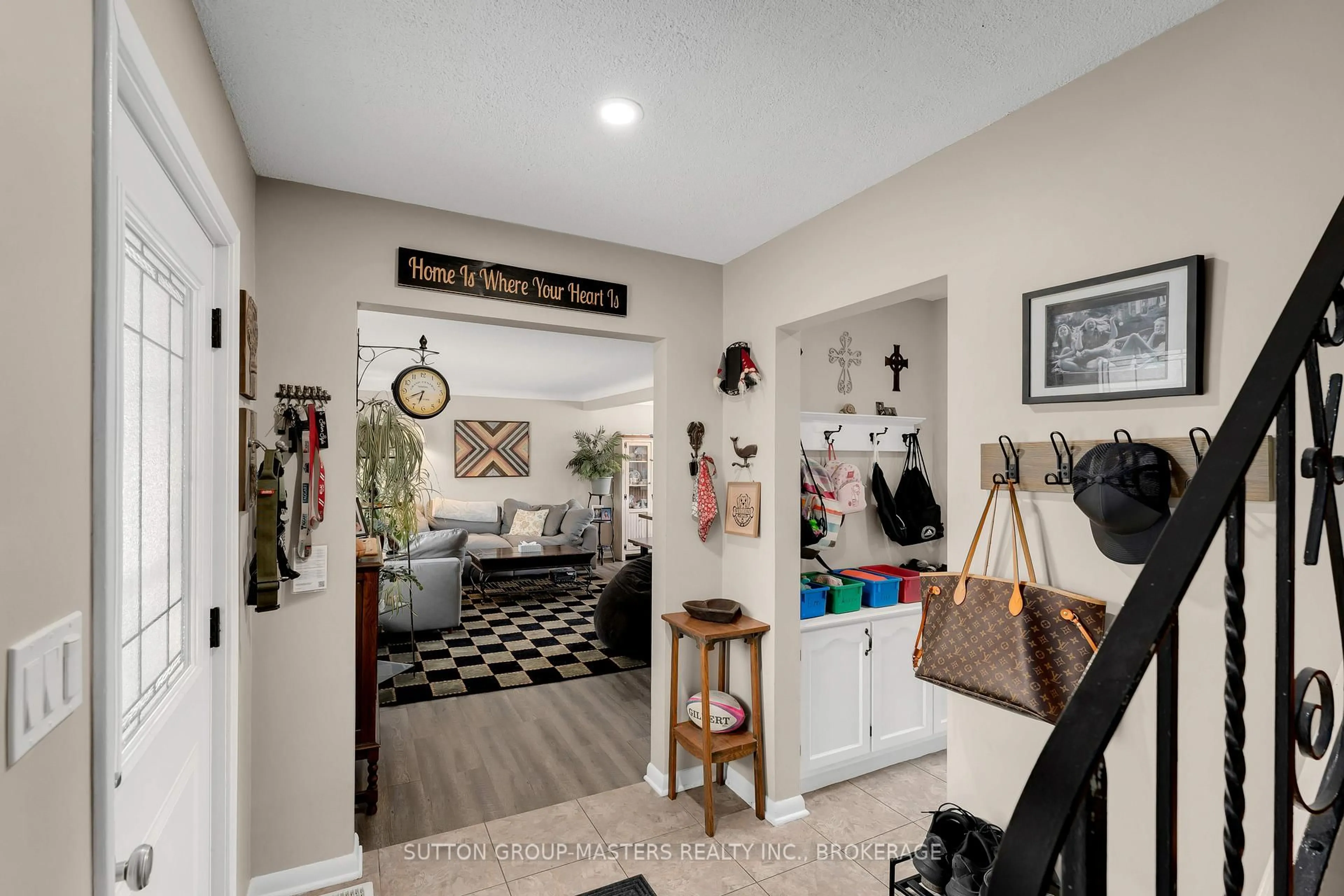 Indoor entryway for 683 Carnaby St, Kingston Ontario K7M 5M8