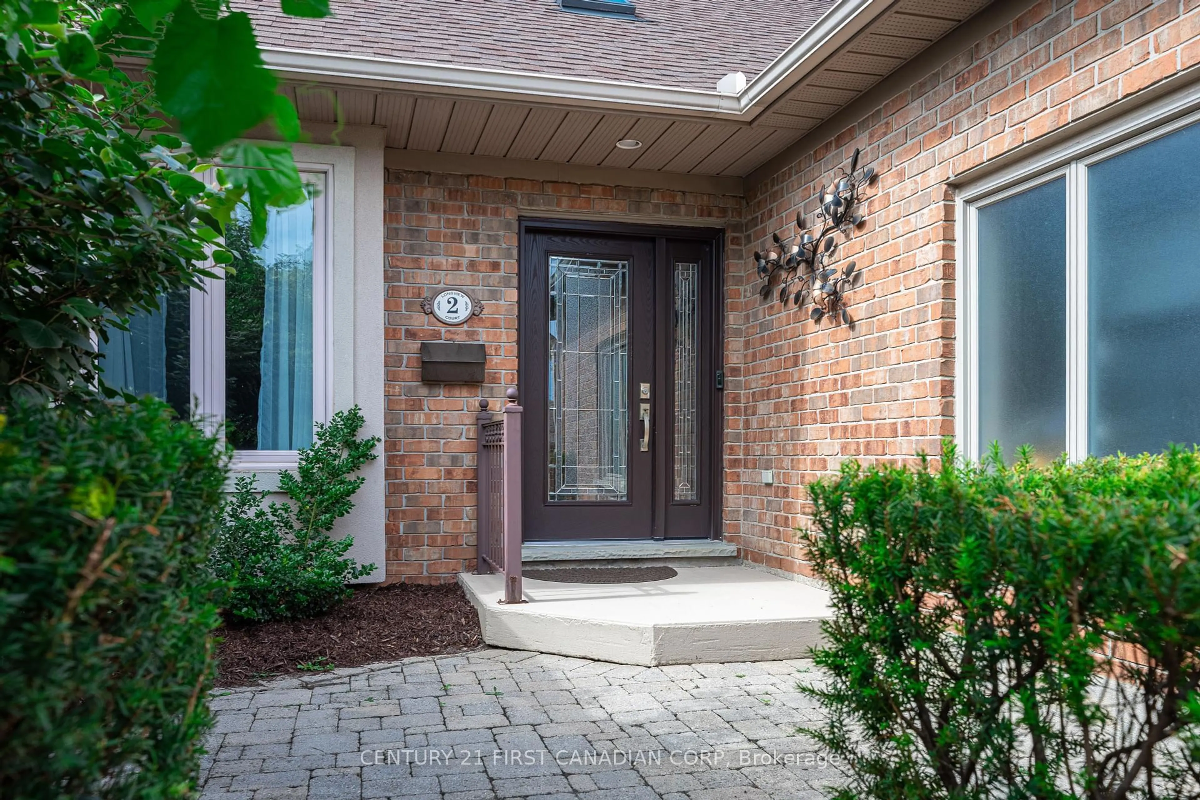 Home with brick exterior material, street for 2 Longview Crt, London South Ontario N6K 4J1