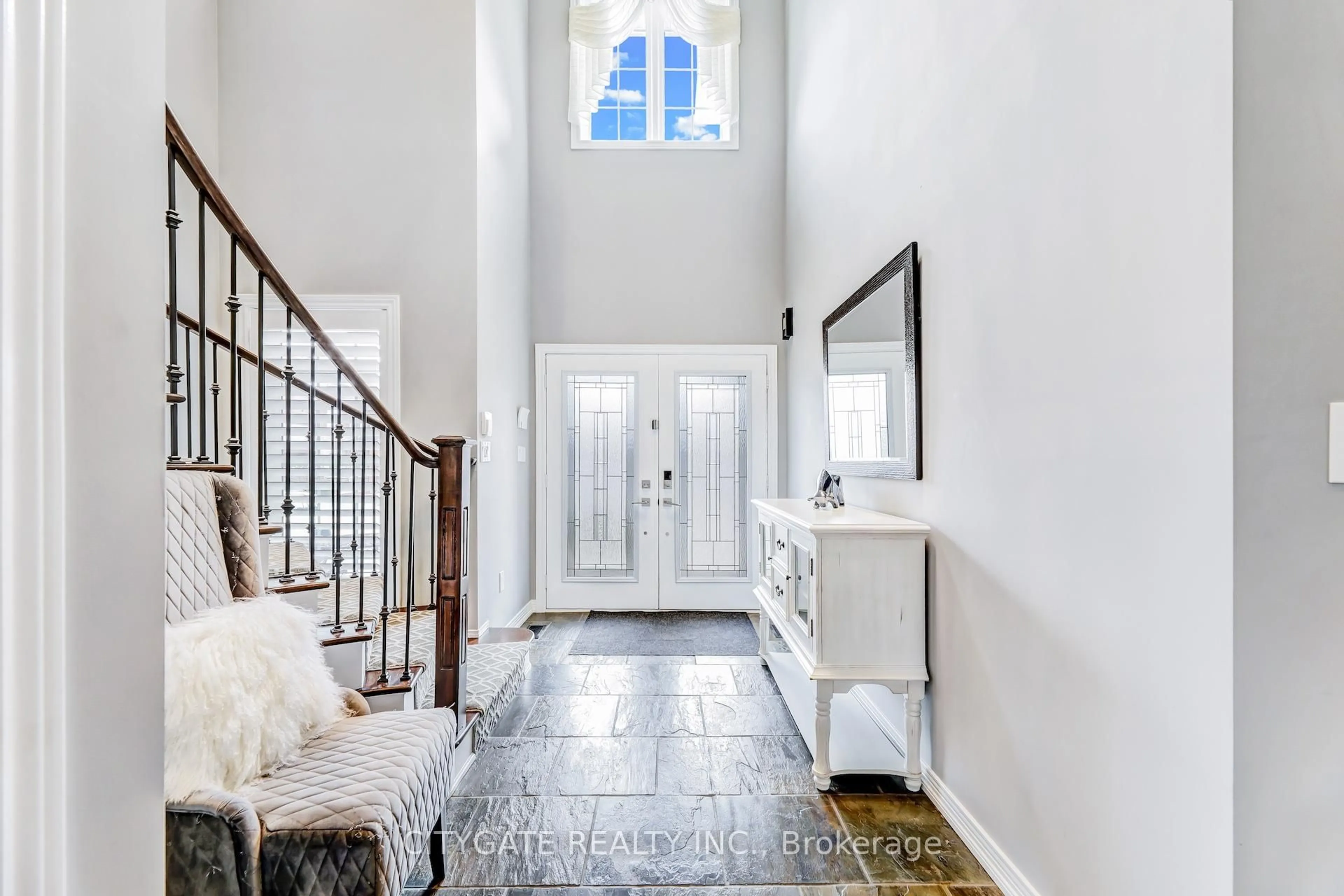 Indoor entryway for 24 Simpson Ave, Hamilton Ontario L0R 1P0