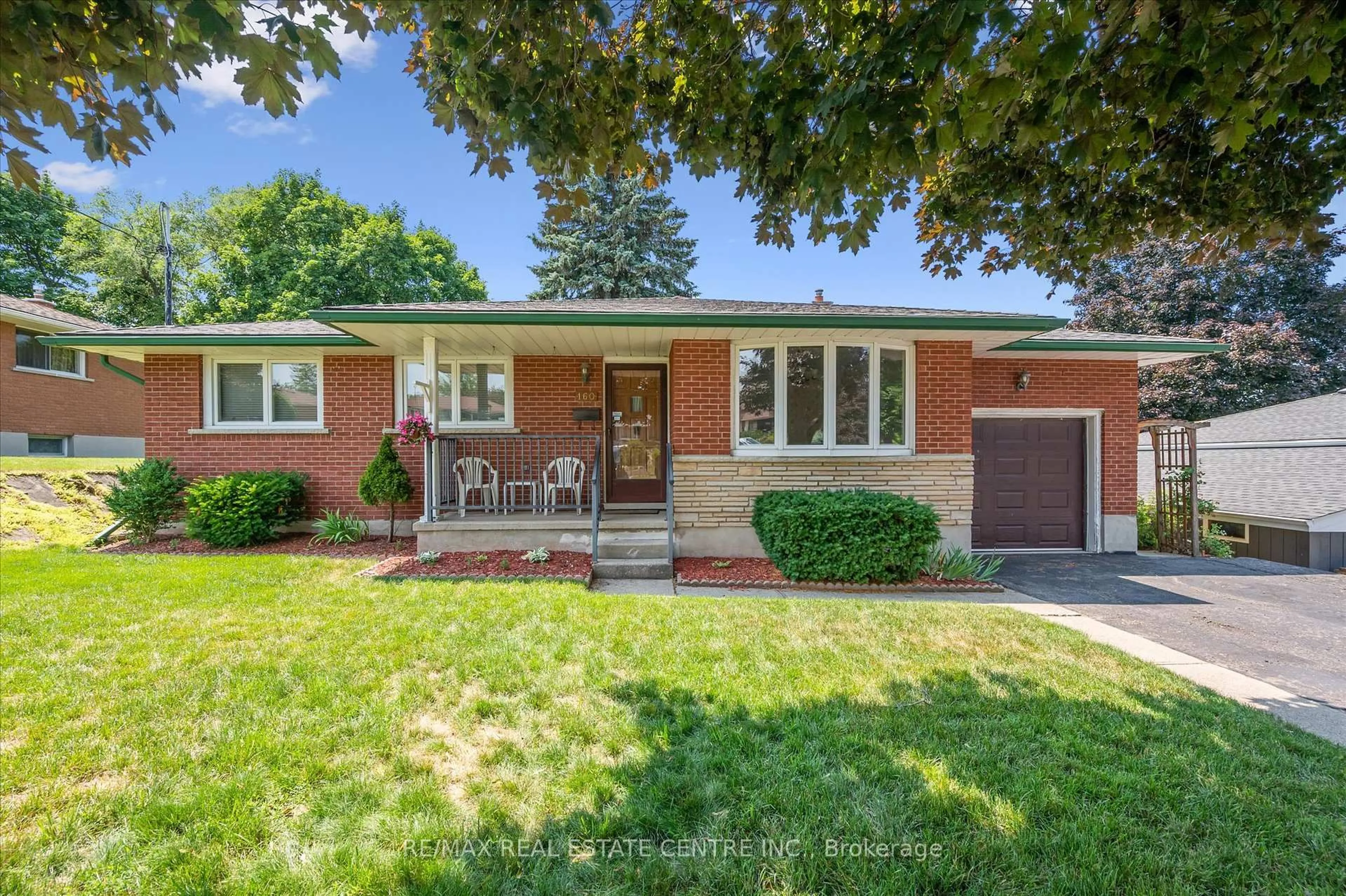 Home with brick exterior material, street for 160 Weaver St, Cambridge Ontario N3C 1W4