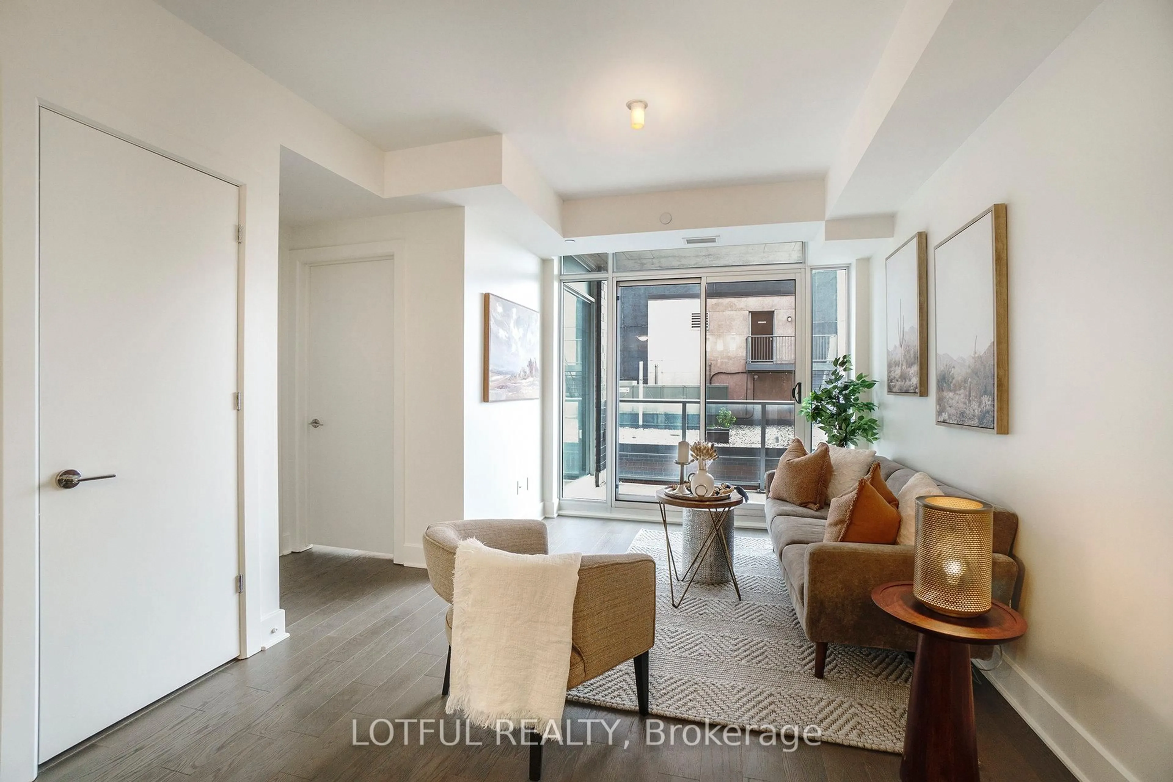 Indoor entryway for 255 Bay St #1206, Ottawa Ontario K1R 0C5