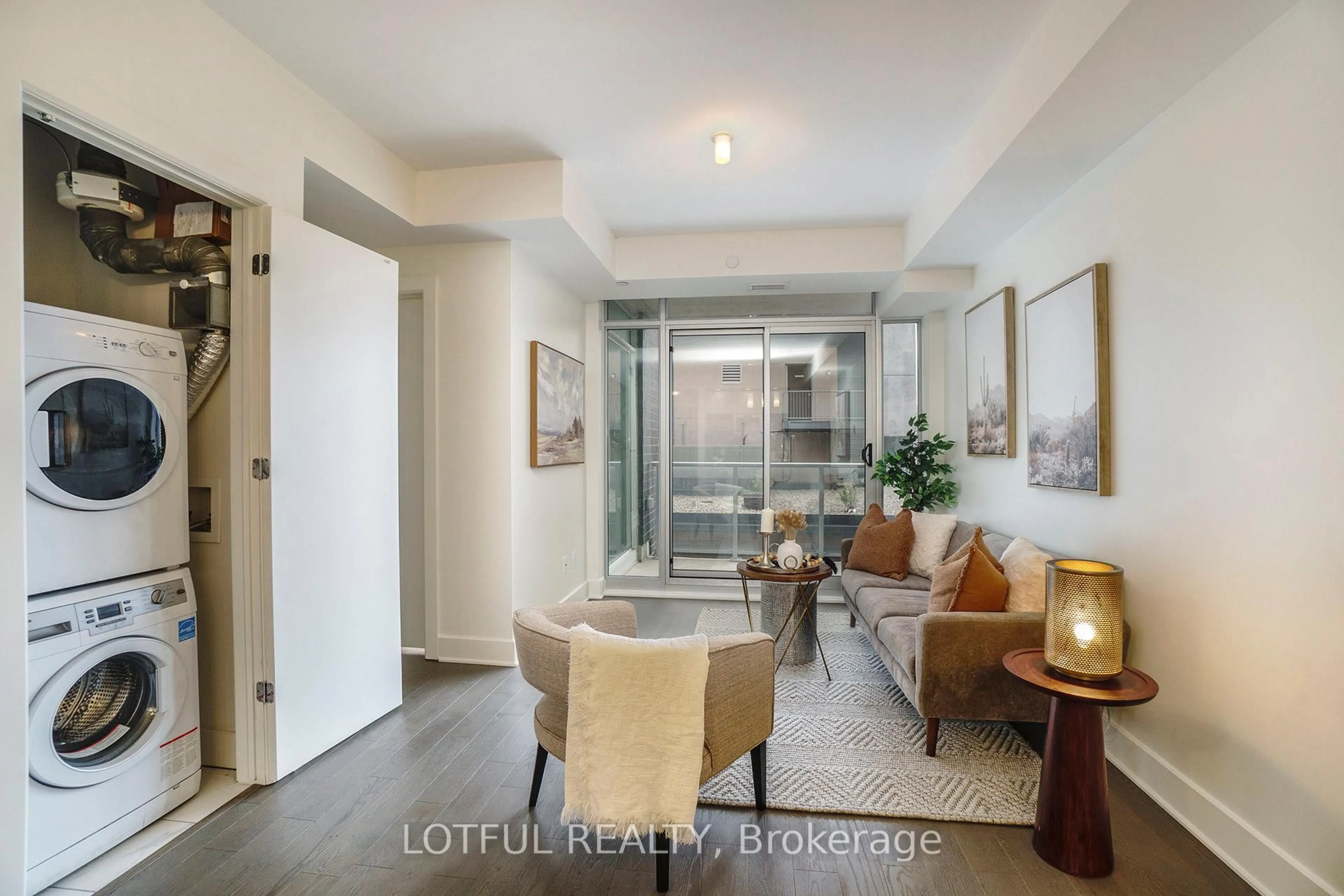 Unknown for 255 Bay St #1206, Ottawa Ontario K1R 0C5