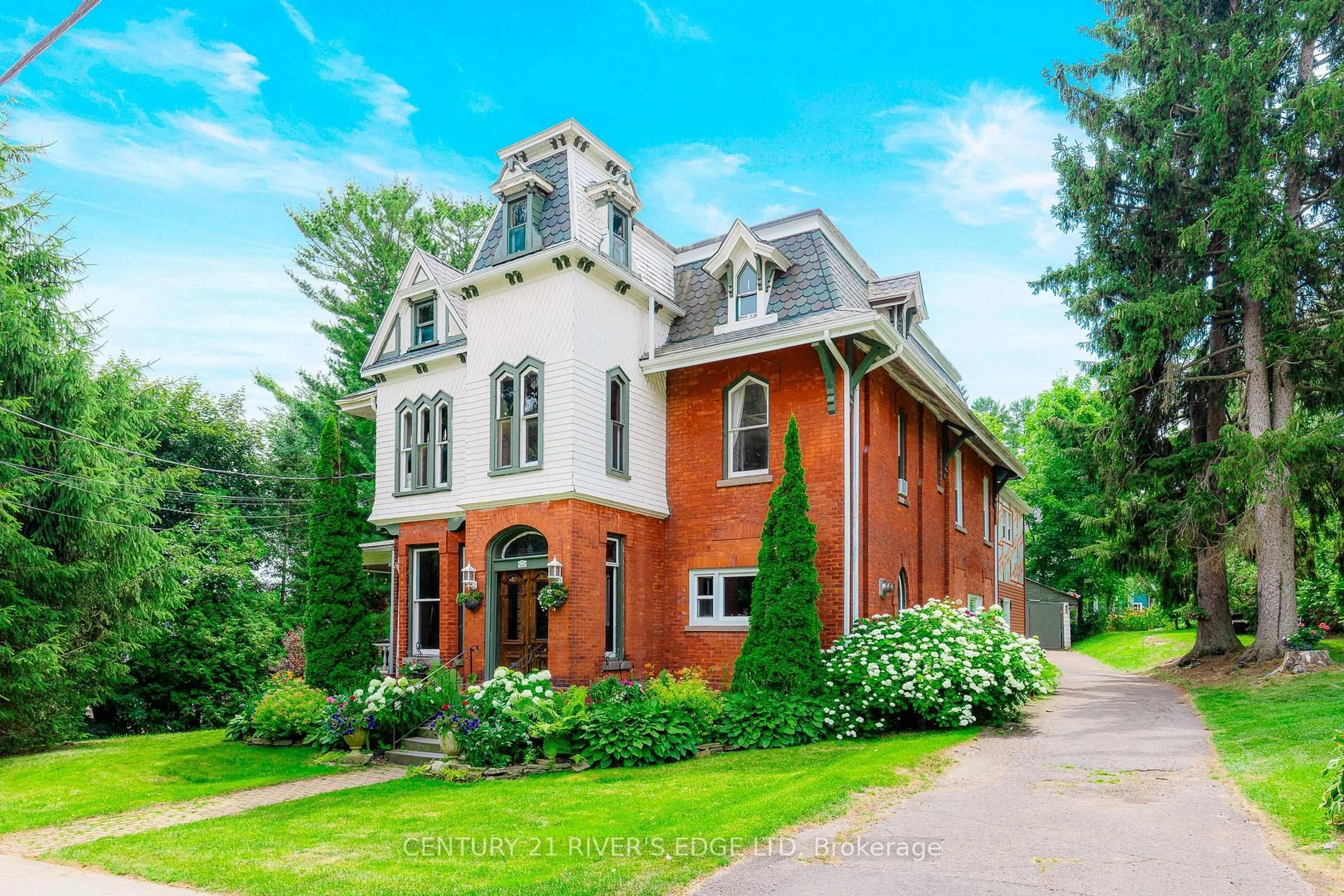 Home with brick exterior material, unknown for 20 Sherwood St, Brockville Ontario K6V 5M9