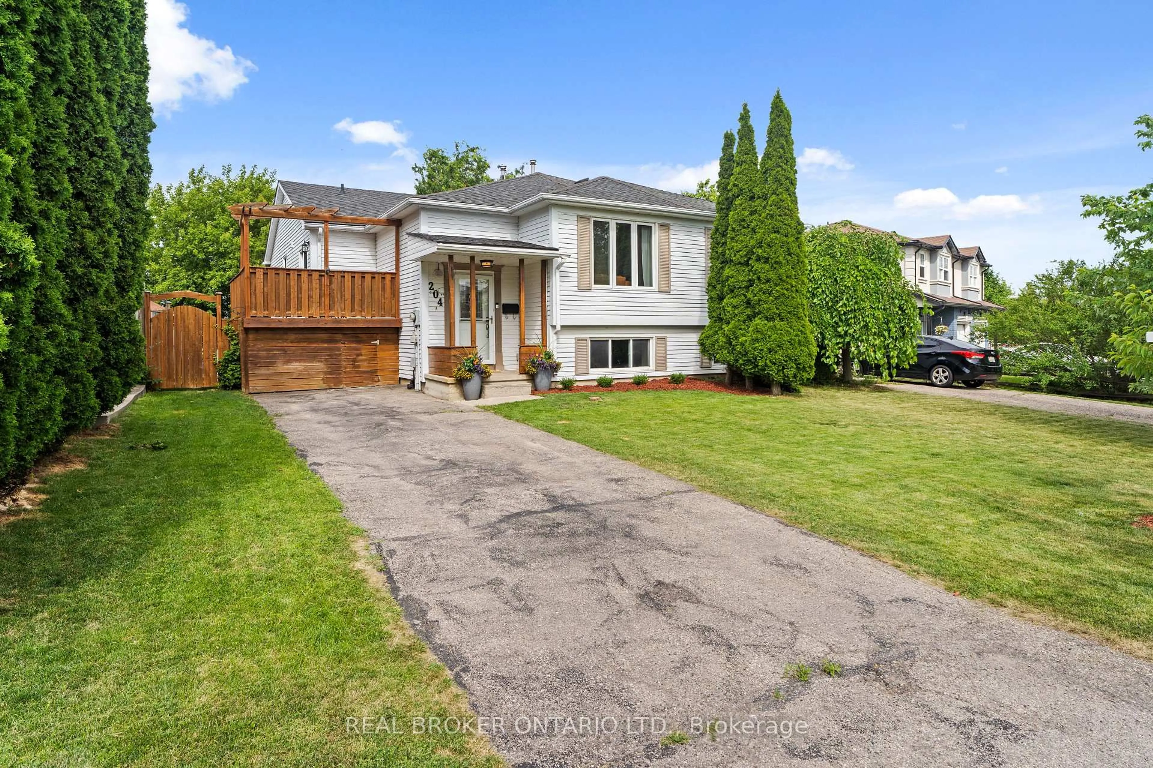 Unknown for 204A SPRINGFIELD Cres, Waterloo Ontario N2T 2M6
