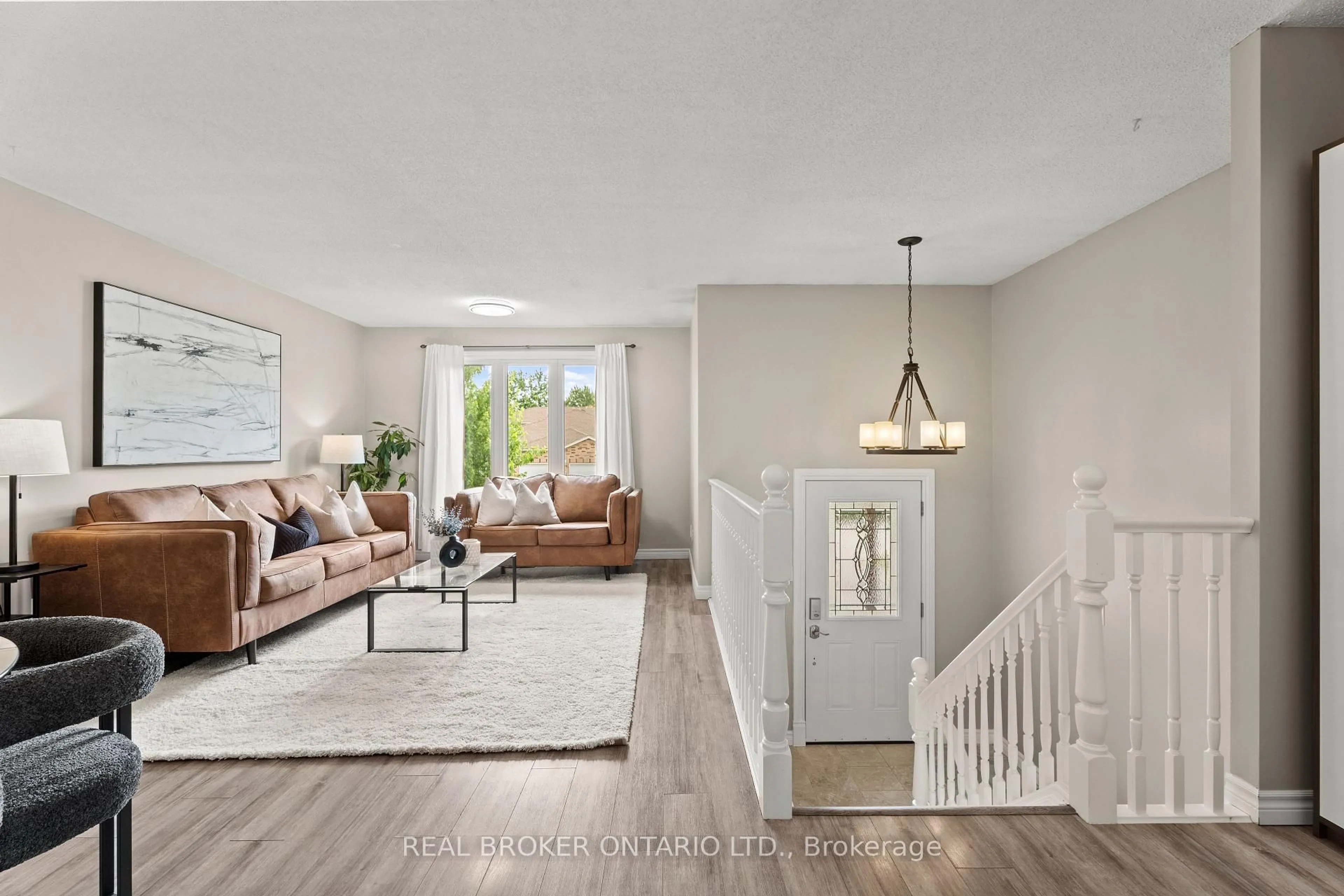 Living room with furniture, unknown for 204A SPRINGFIELD Cres, Waterloo Ontario N2T 2M6
