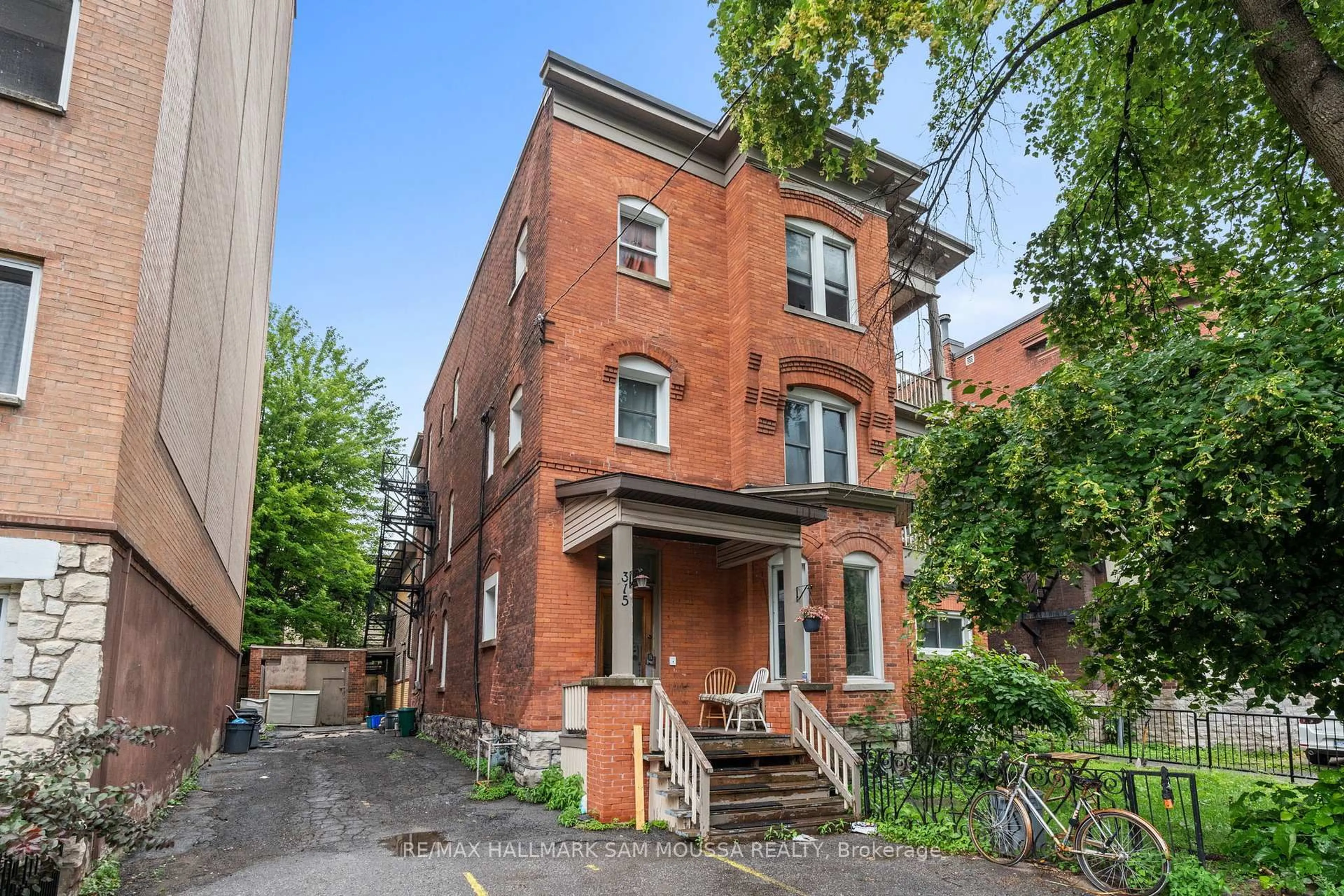 Home with brick exterior material, street for 315 Waverley St, Ottawa Ontario K2P 0V9