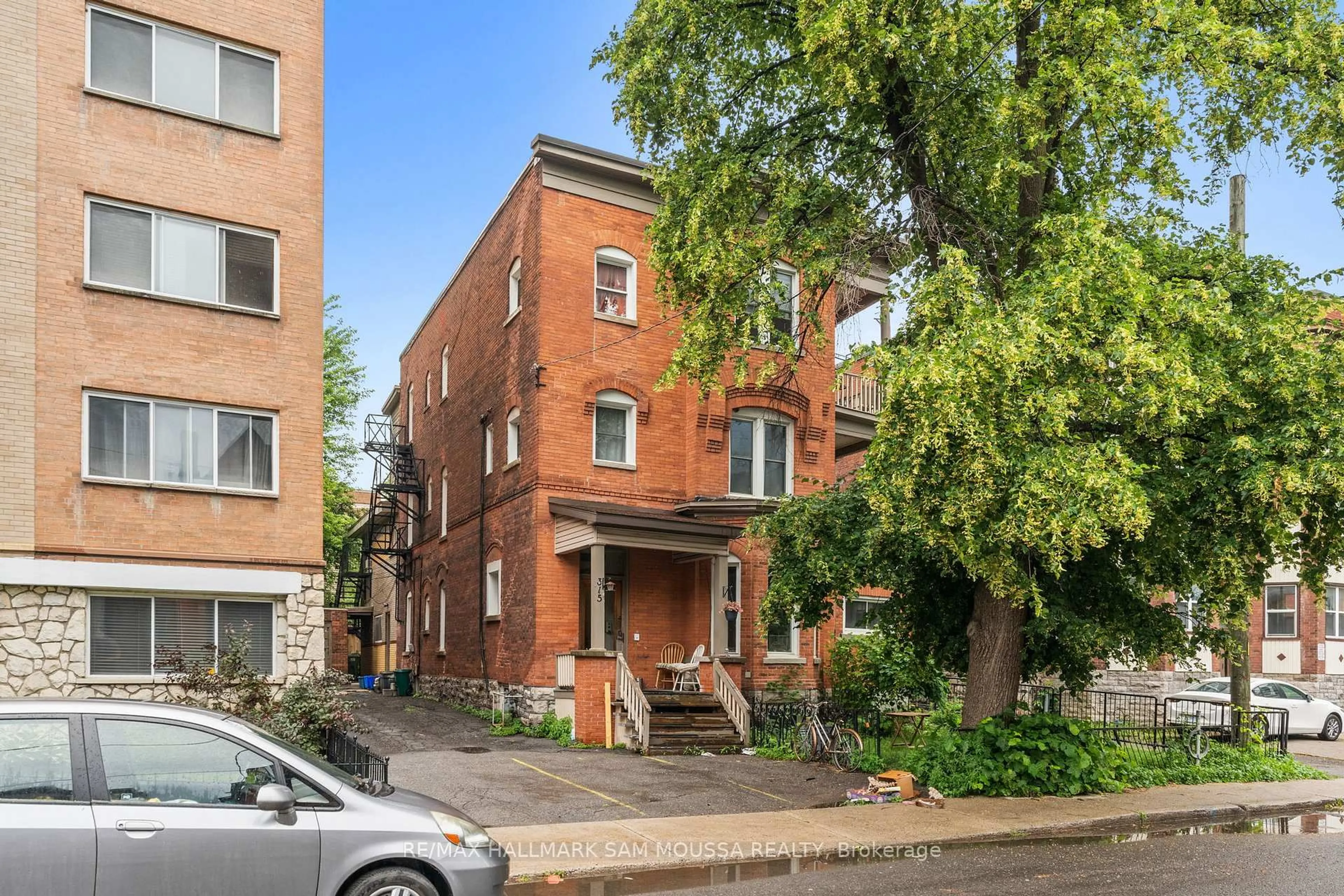 Home with brick exterior material, street for 315 Waverley St, Ottawa Ontario K2P 0V9