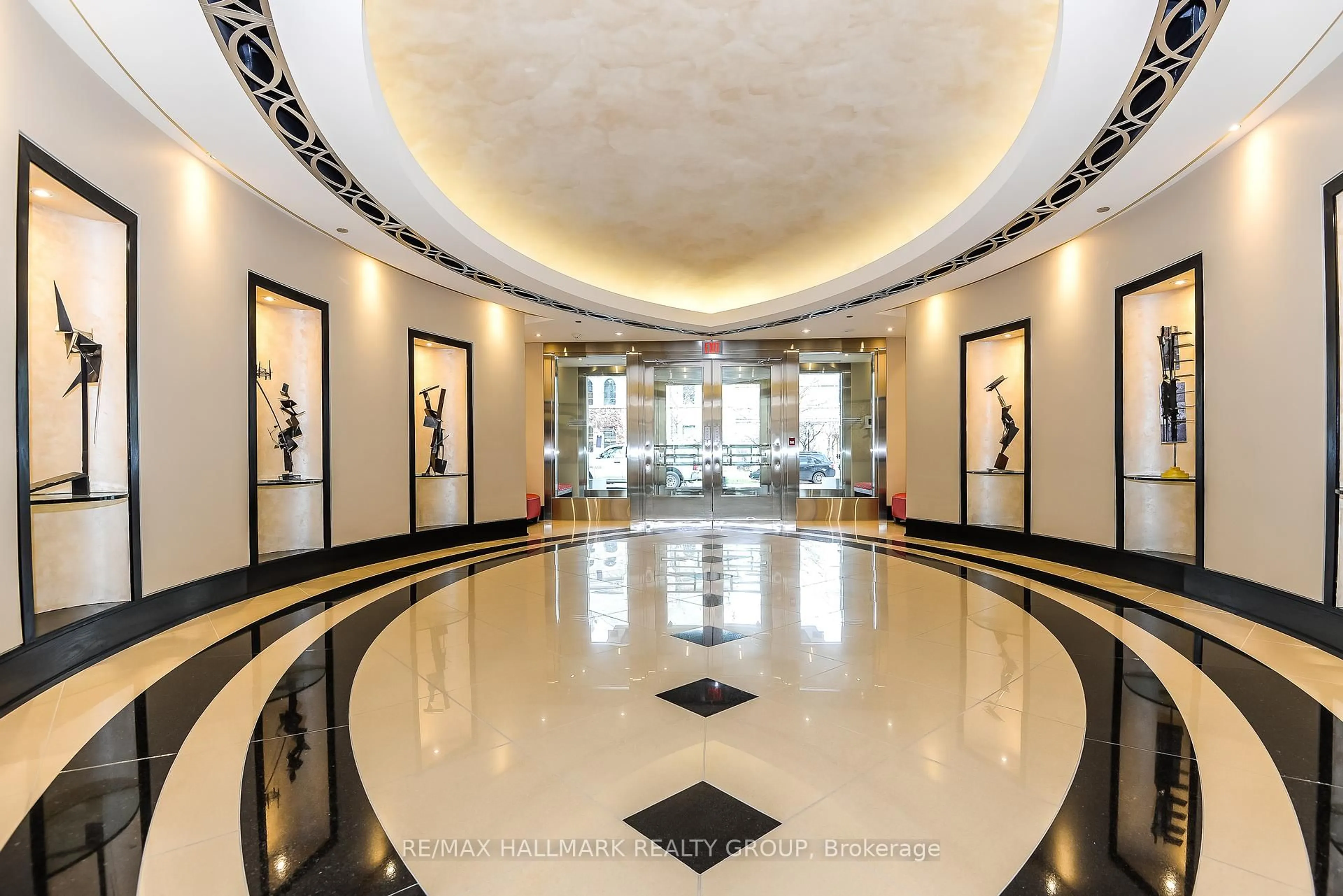 Lobby for 108 LISGAR St #2001, Ottawa Ontario K2P 1E1