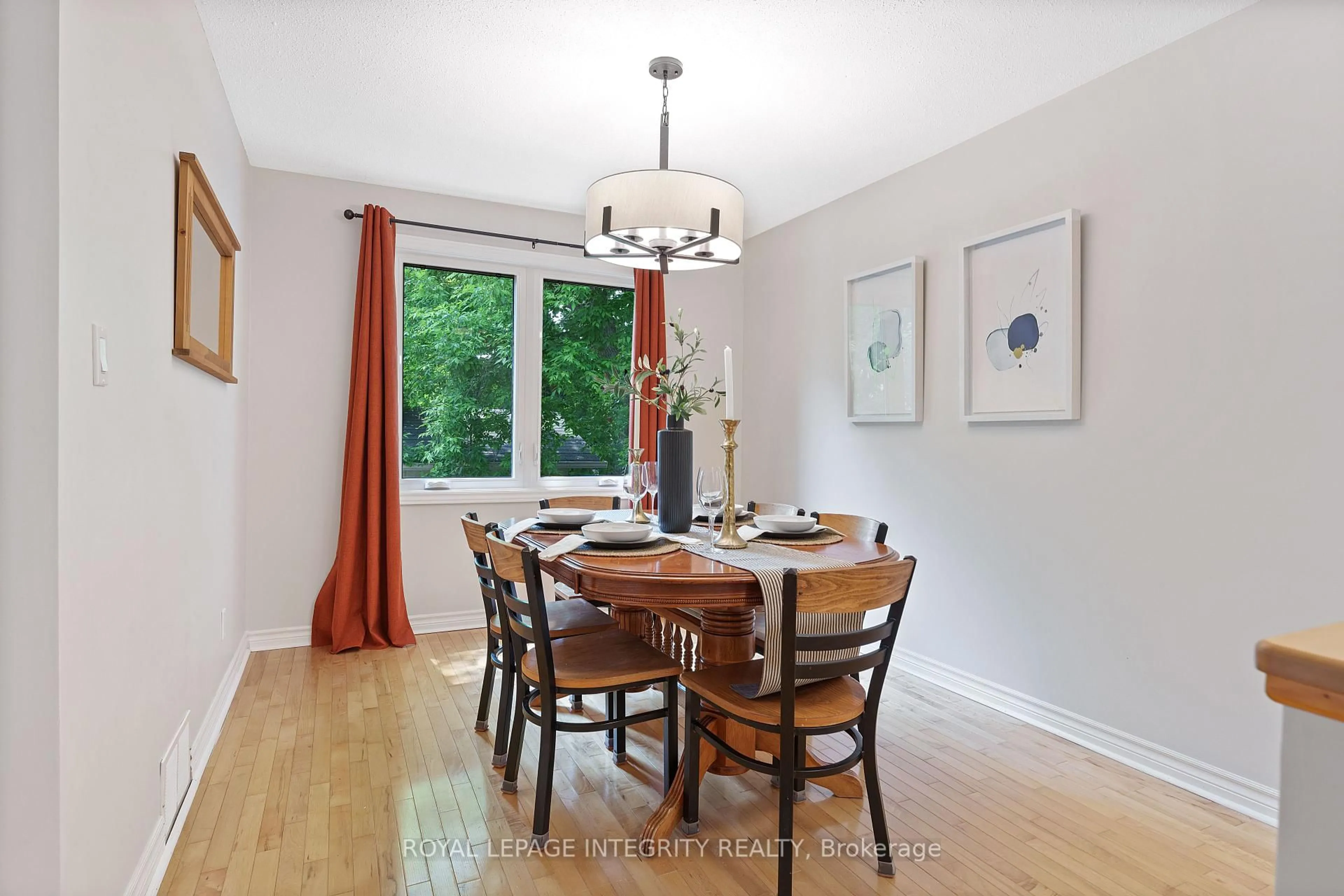 Dining room, wood/laminate floor for 165 Maude St, Almonte Ontario K0A 1A0