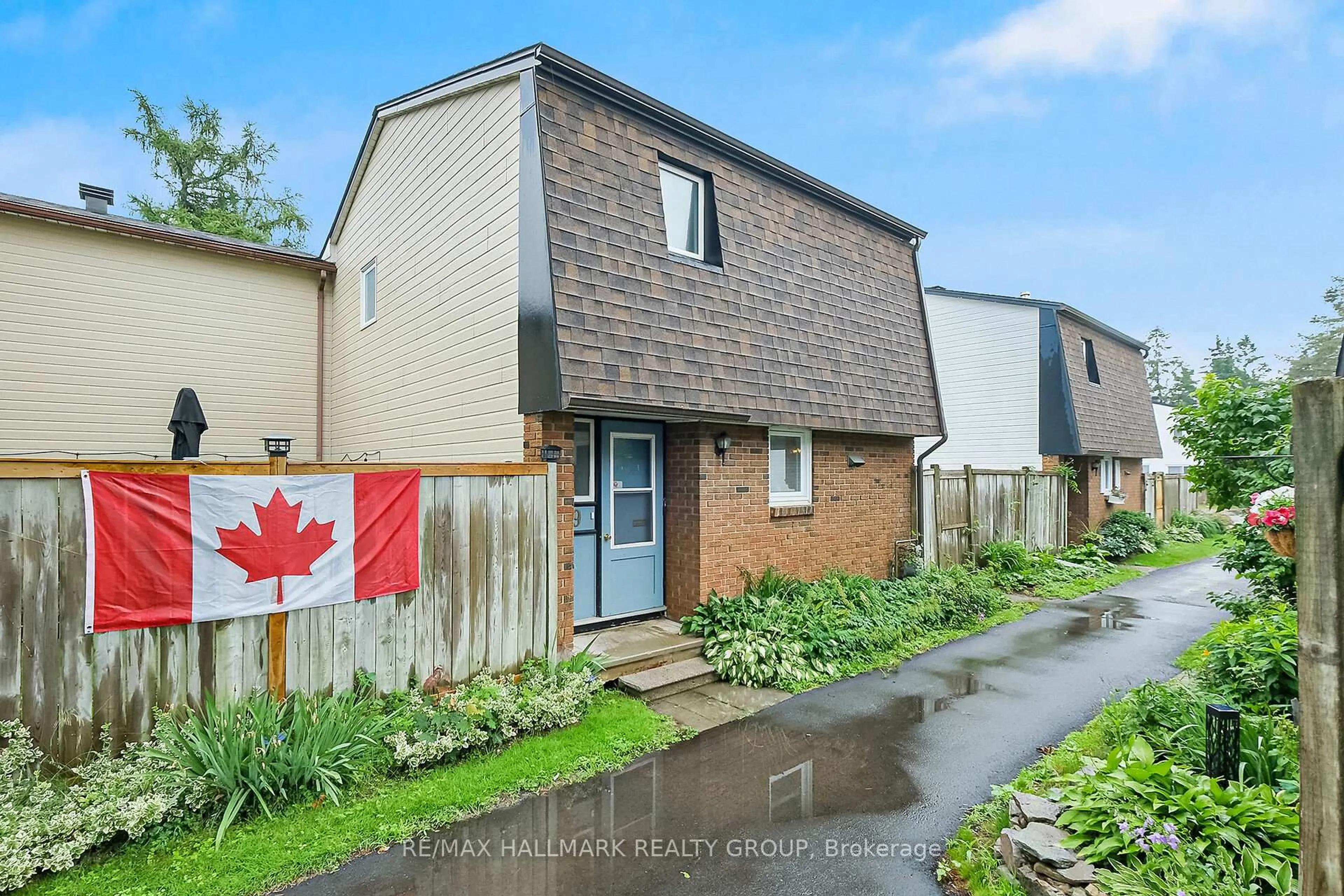 A pic from outside/outdoor area/front of a property/back of a property/a pic from drone, street for 3691 Albion Rd #89, Ottawa Ontario K1T 1P2