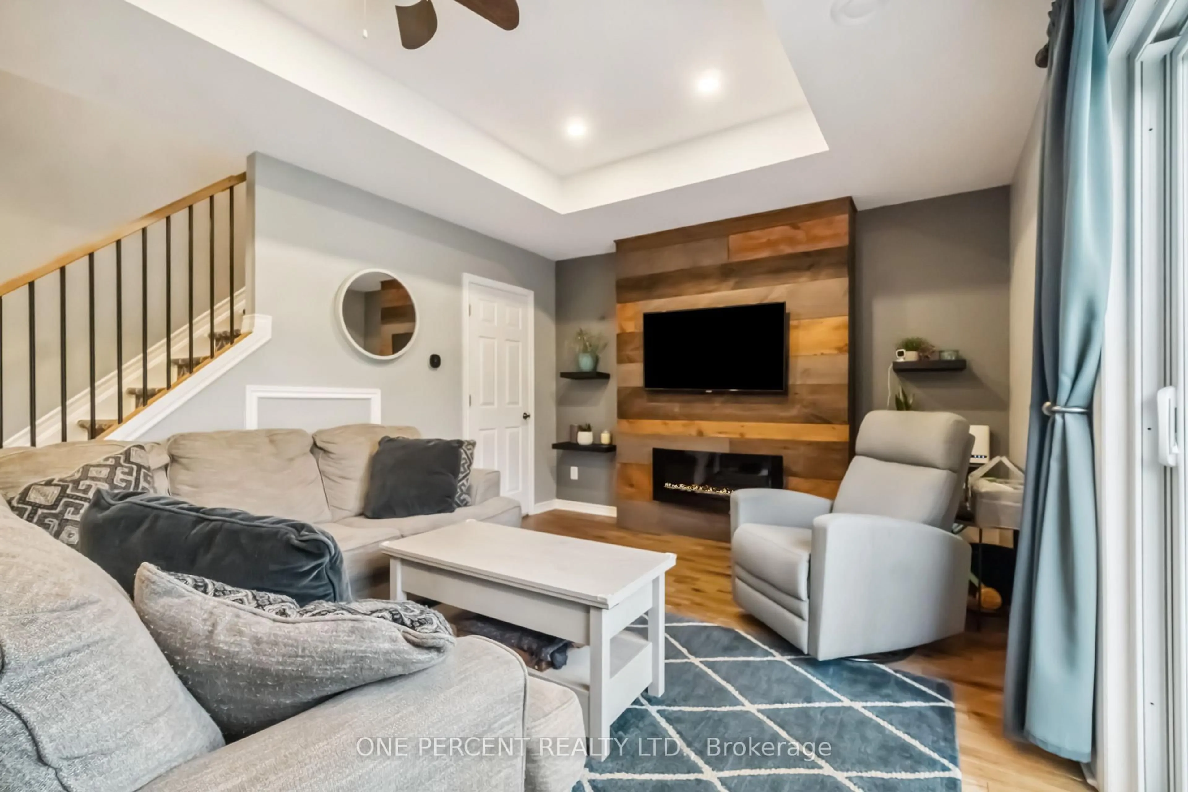 Living room with furniture, wood/laminate floor for 1613 Landry Rd, Clarence-Rockland Ontario K0A 1N0