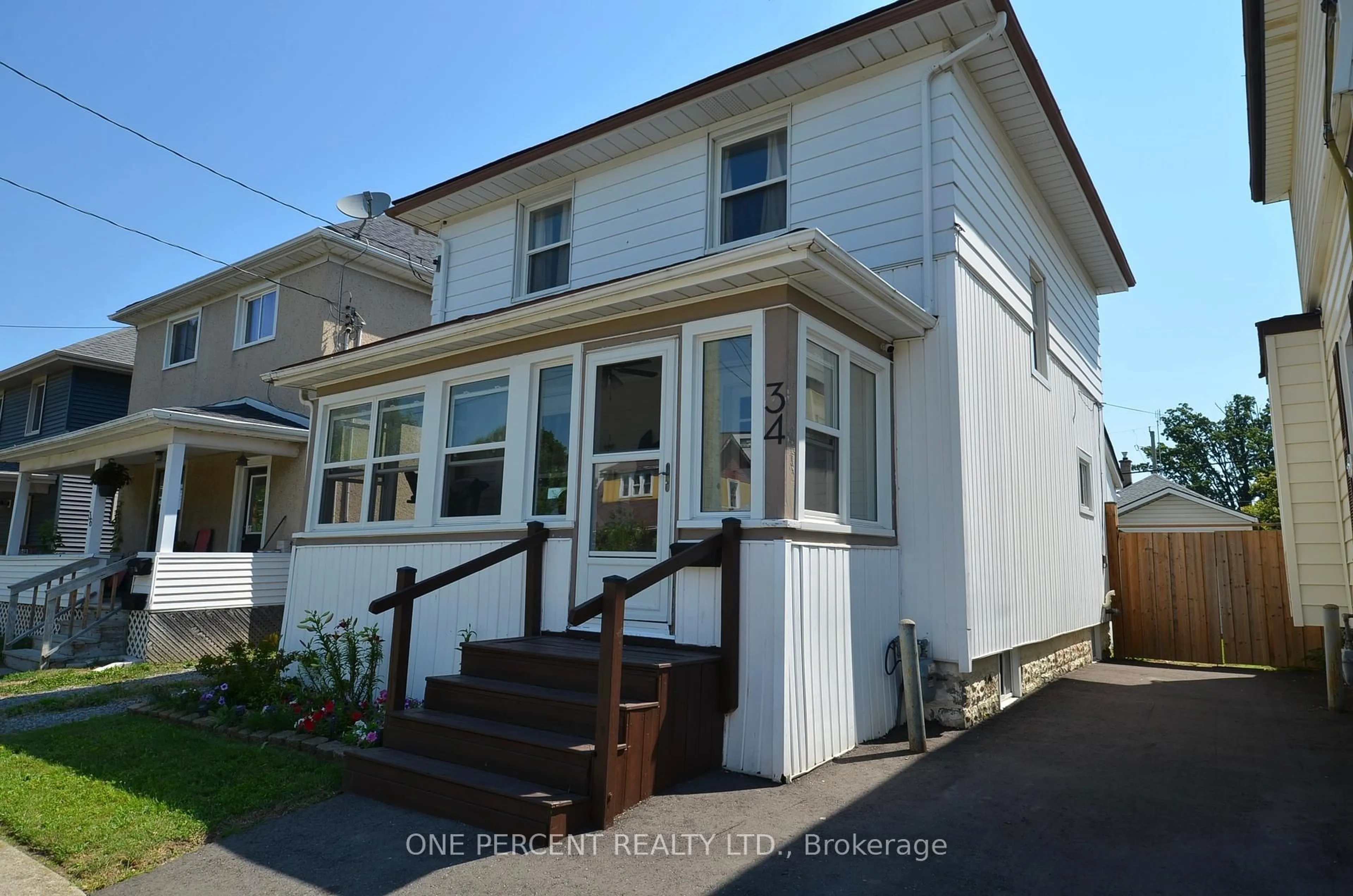 Unknown for 34 Berryman Ave, St. Catharines Ontario L2R 3W9