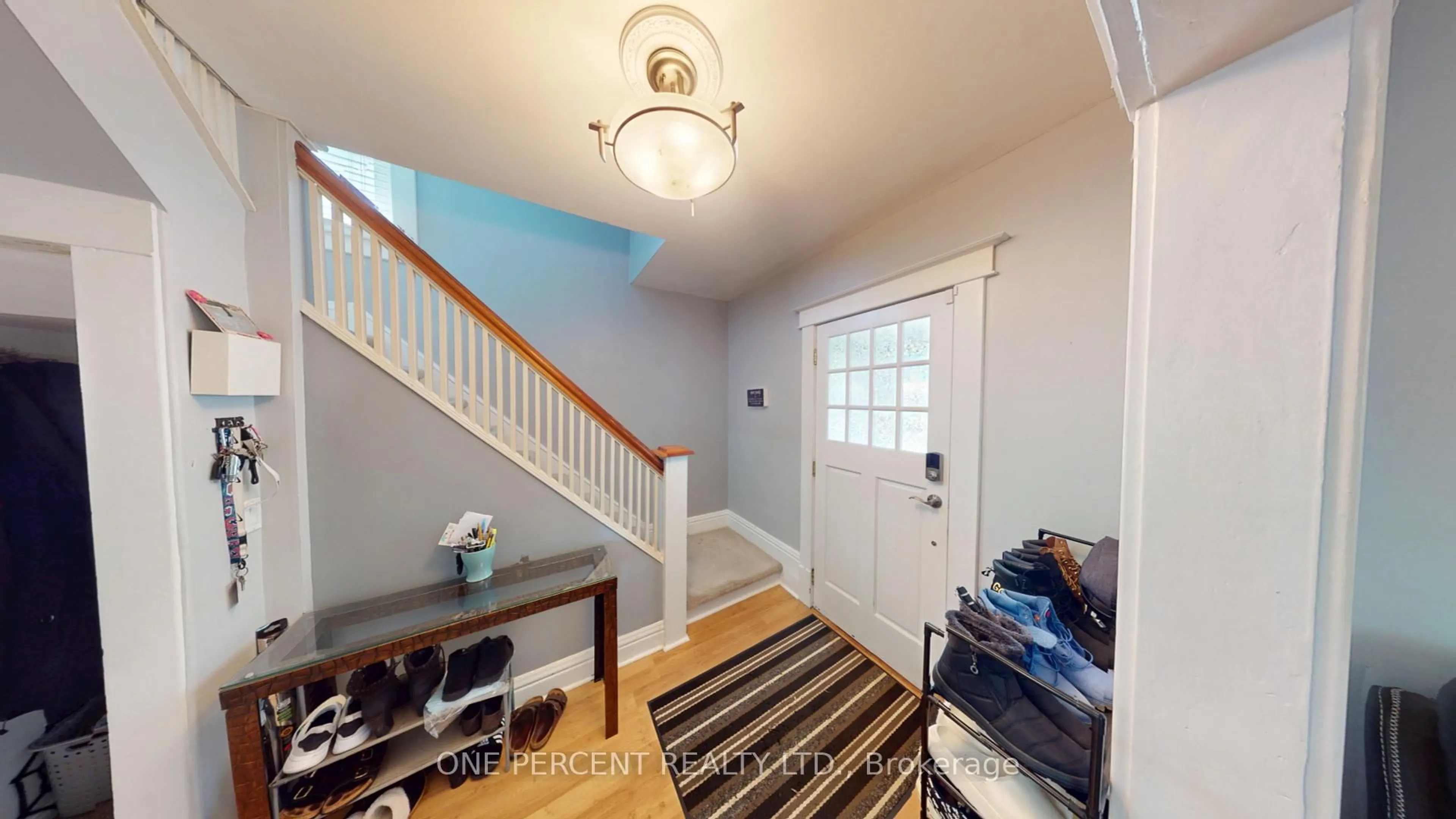 Indoor entryway for 34 Berryman Ave, St. Catharines Ontario L2R 3W9