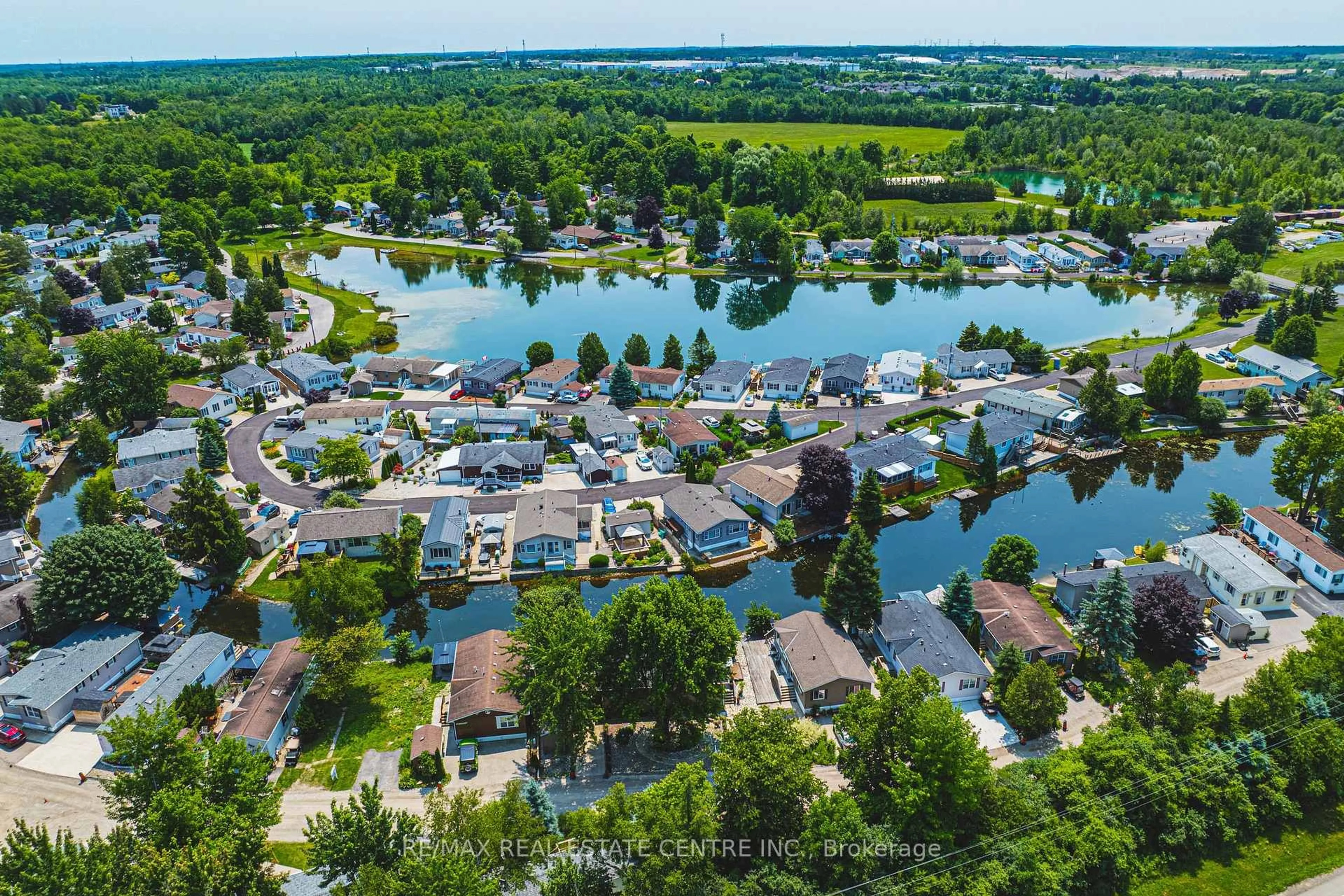 A pic from outside/outdoor area/front of a property/back of a property/a pic from drone, water/lake/river/ocean view for 38 JASPER PVT Hts, Puslinch Ontario N0B 2J0
