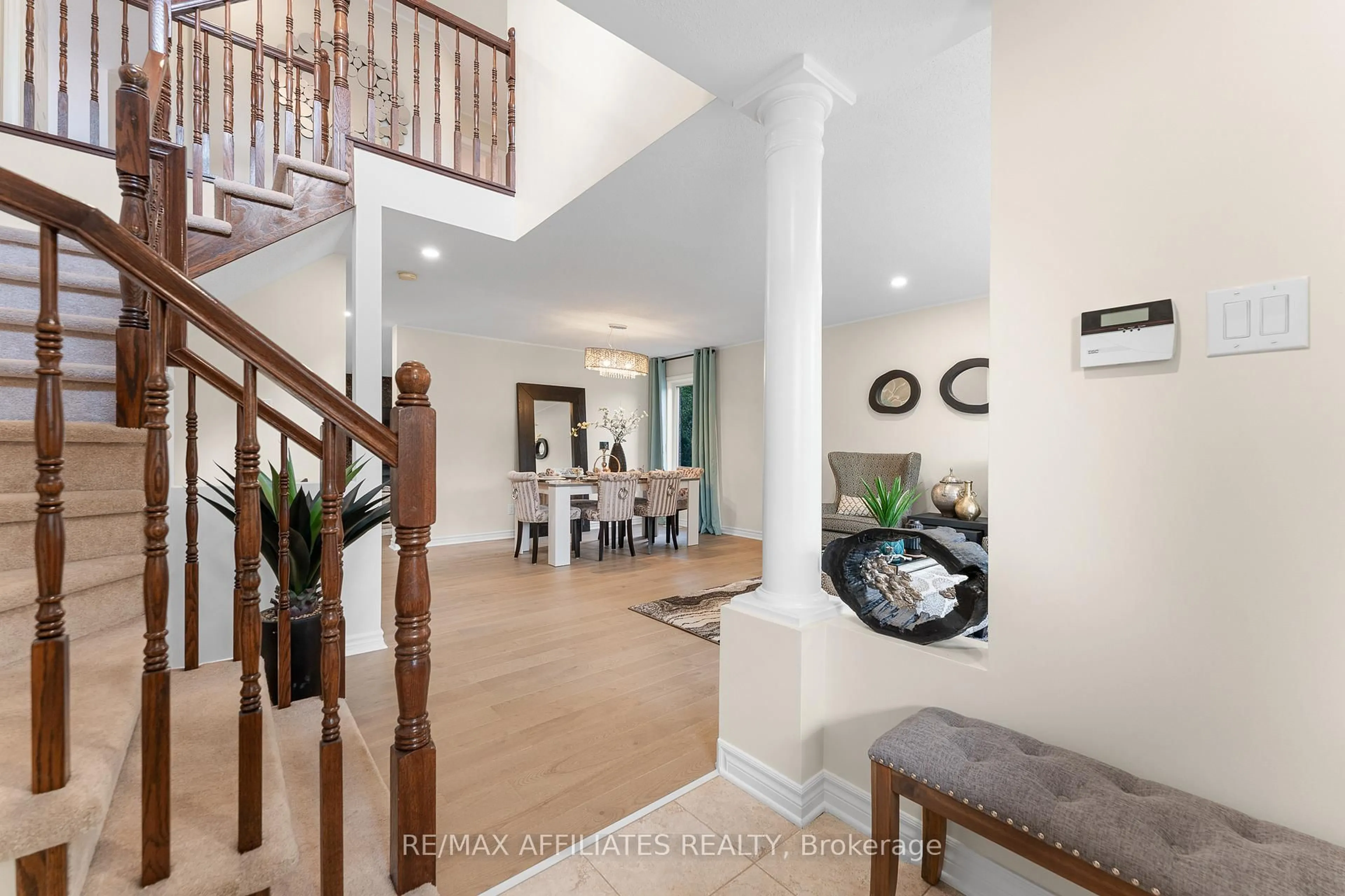 Indoor entryway for 50 Cormack Circ, Ottawa Ontario K2J 0H8