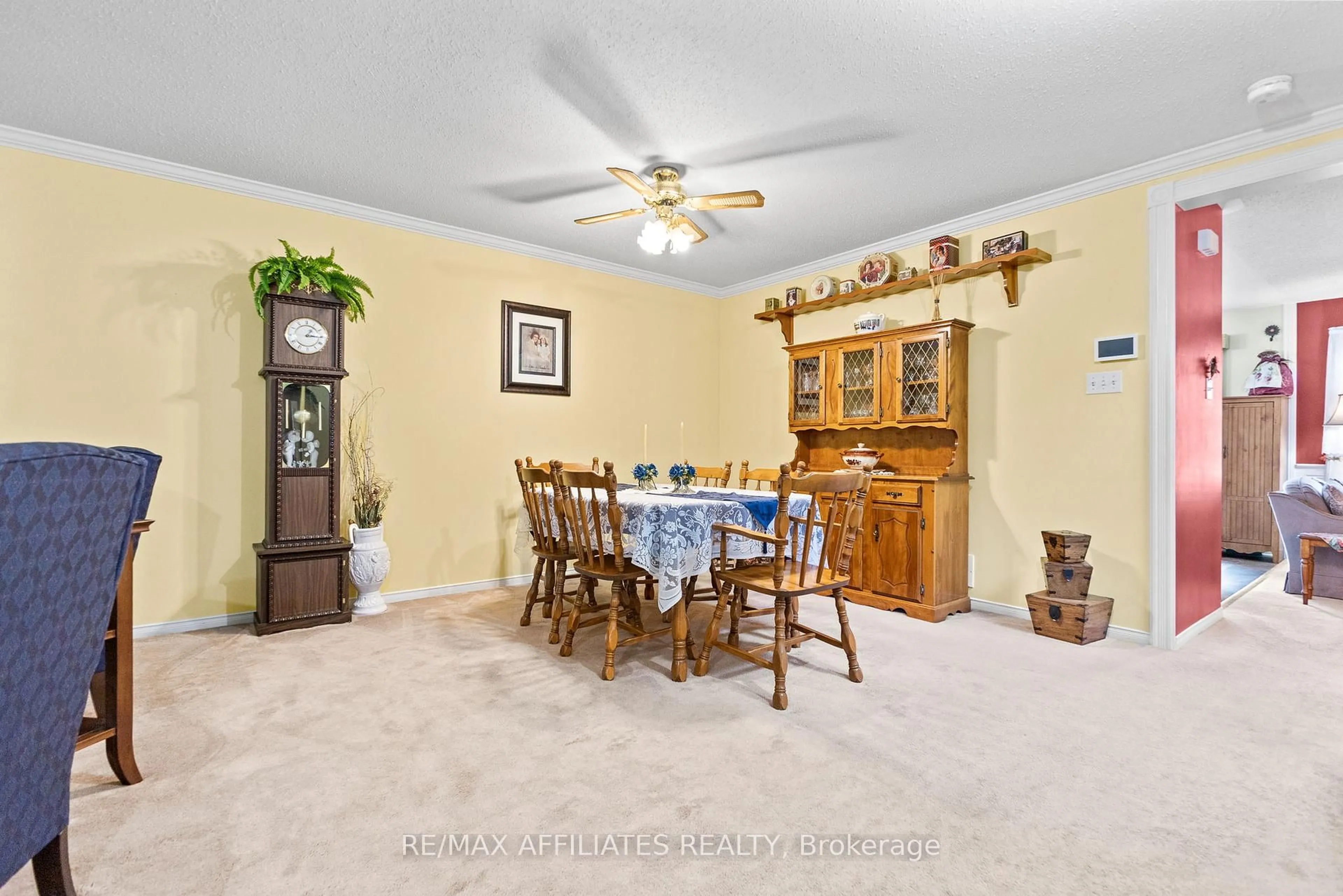 Dining room, ceramic/tile floor for 176 Windhurst Dr, Ottawa Ontario K2G 6J4