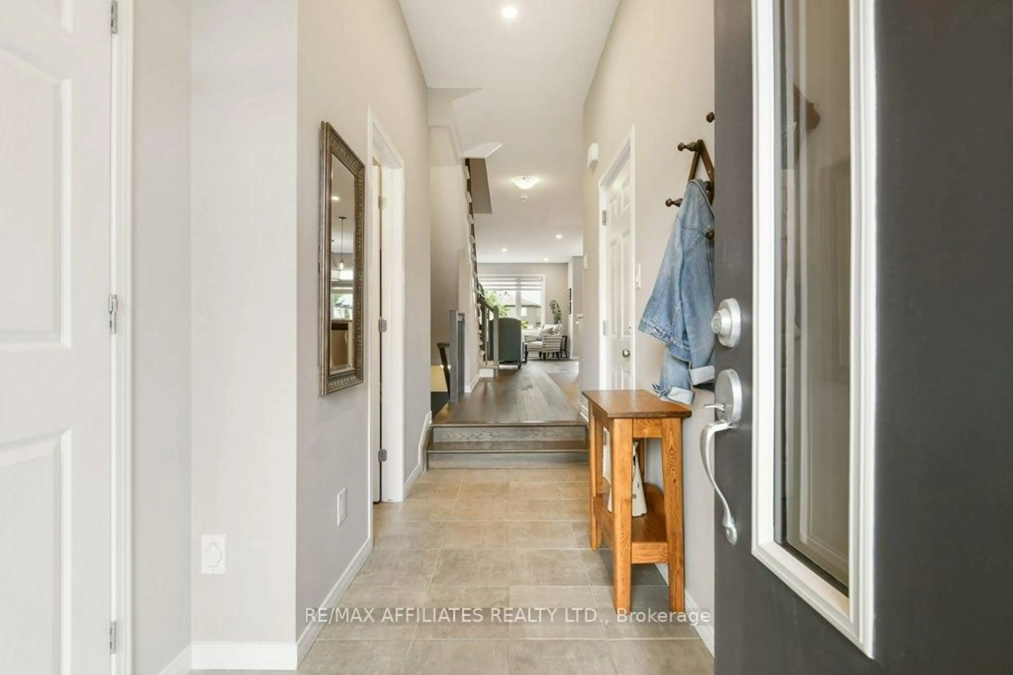 Indoor entryway for 80 Riddell St, Carleton Place Ontario K7C 0J8