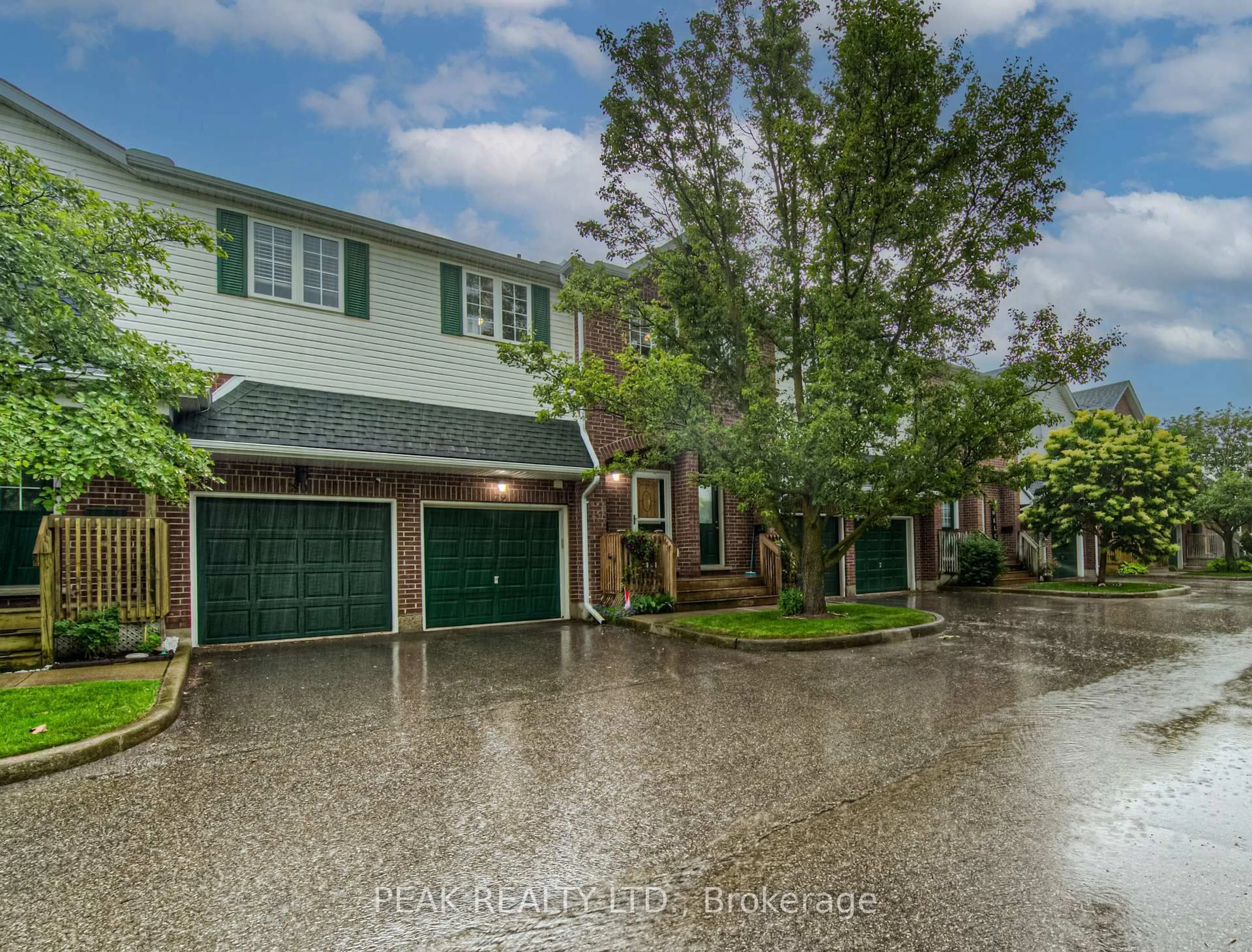 A pic from outside/outdoor area/front of a property/back of a property/a pic from drone, street for 42 Green Valley Dr #79, Kitchener Ontario N2P 2J8