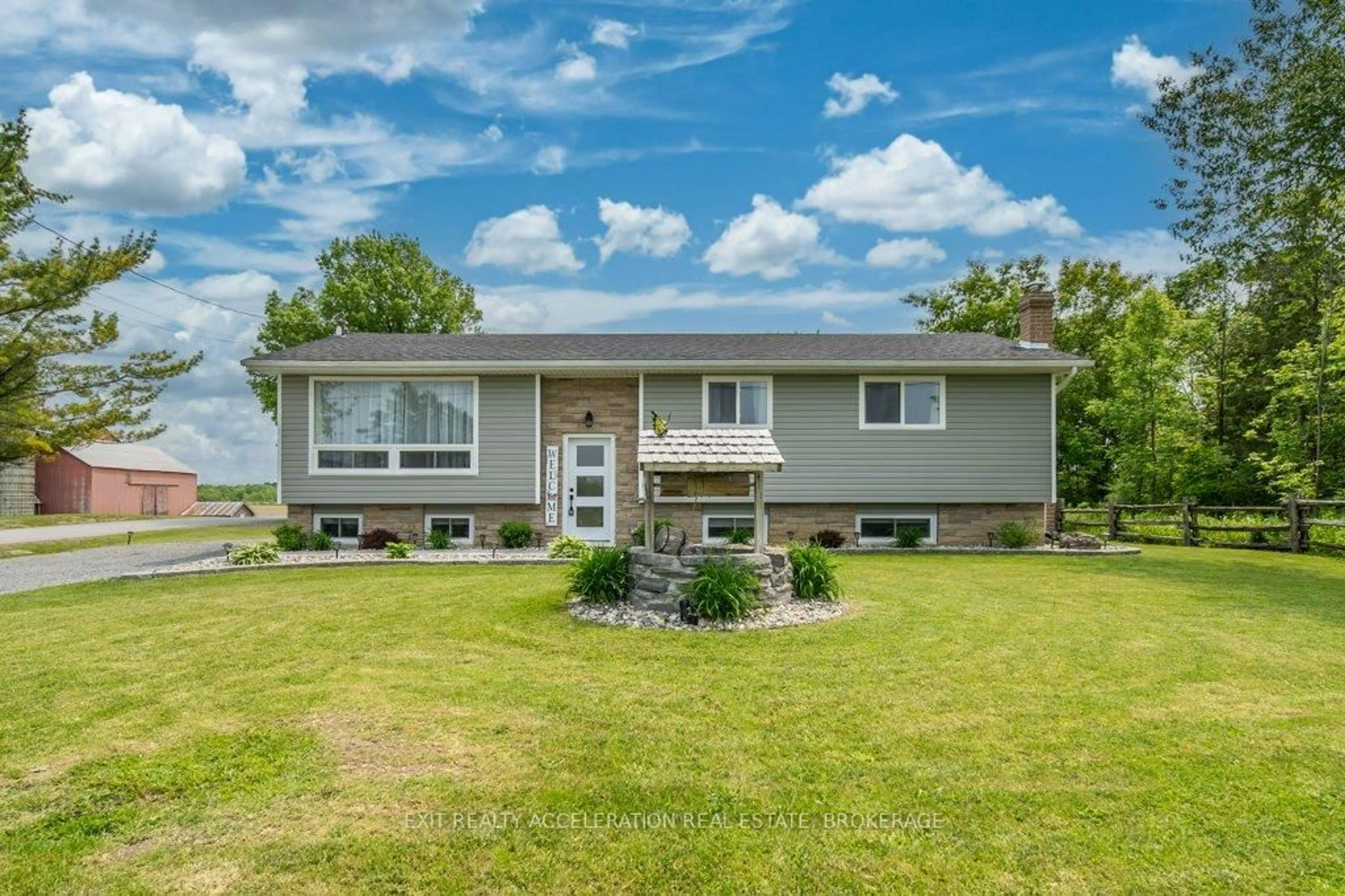 Home with vinyl exterior material, unknown for 524 Huffman Rd, Yarker Ontario K0K 3N0