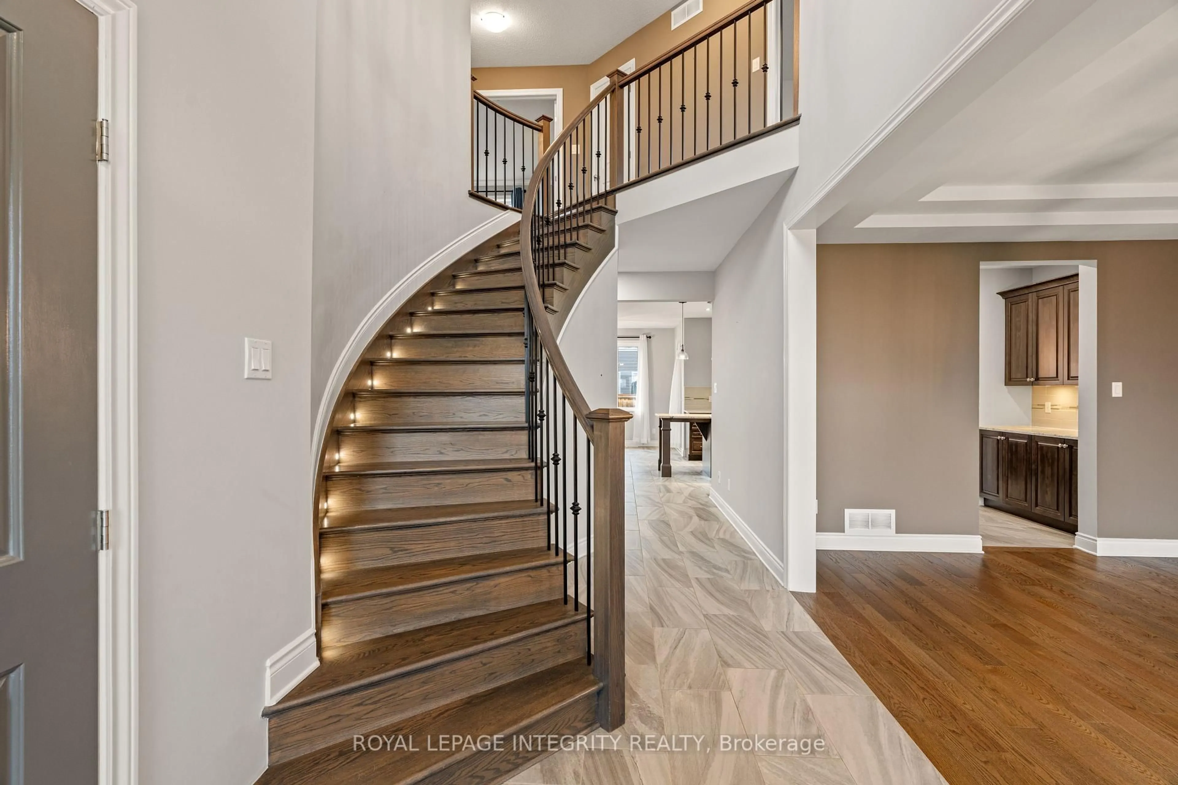 Stairs for 110 Talos Circ, Richmond Ontario K0A 2Z0