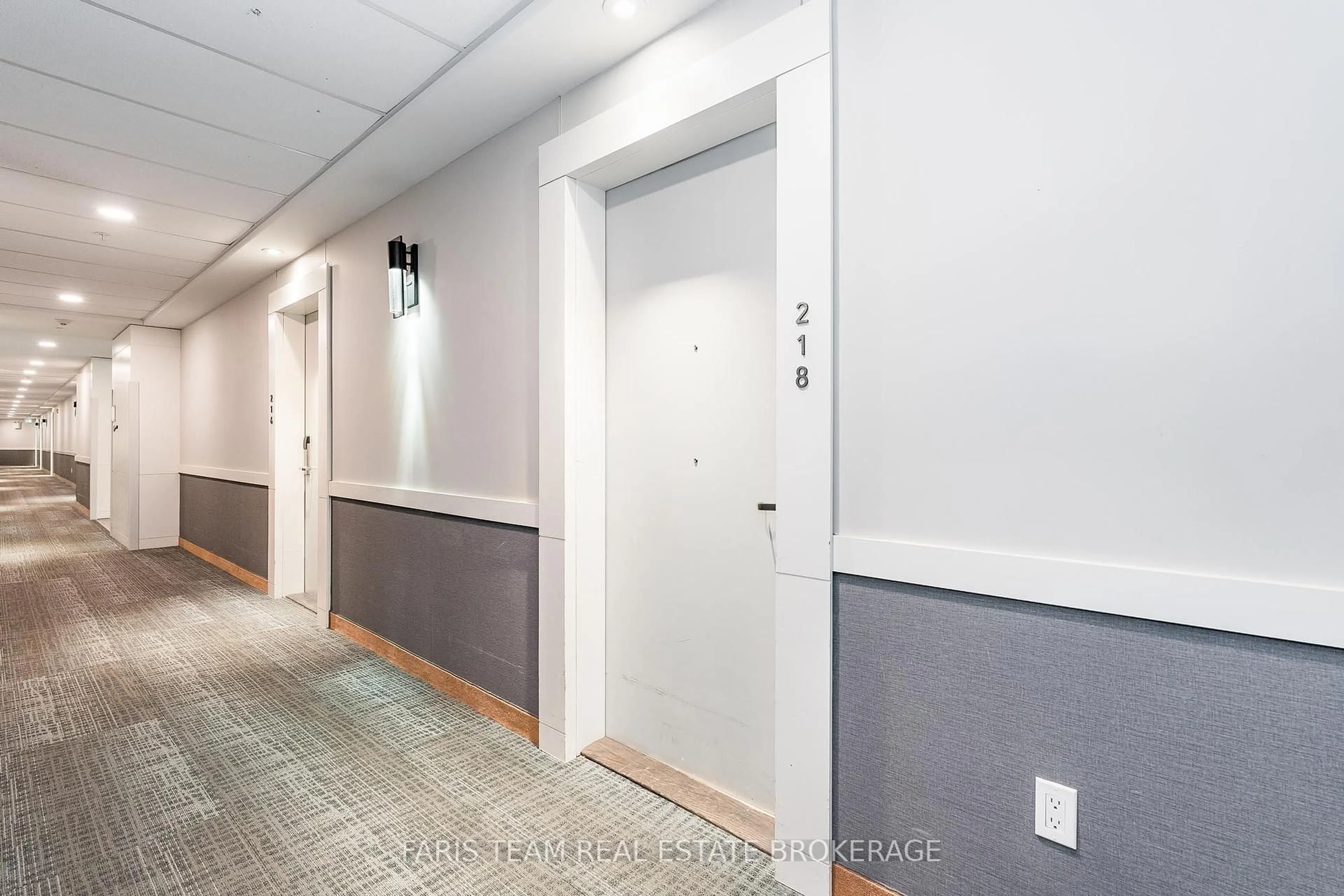 Indoor foyer for 25 Pen Lake Point Rd #218, Huntsville Ontario P1H 1A9