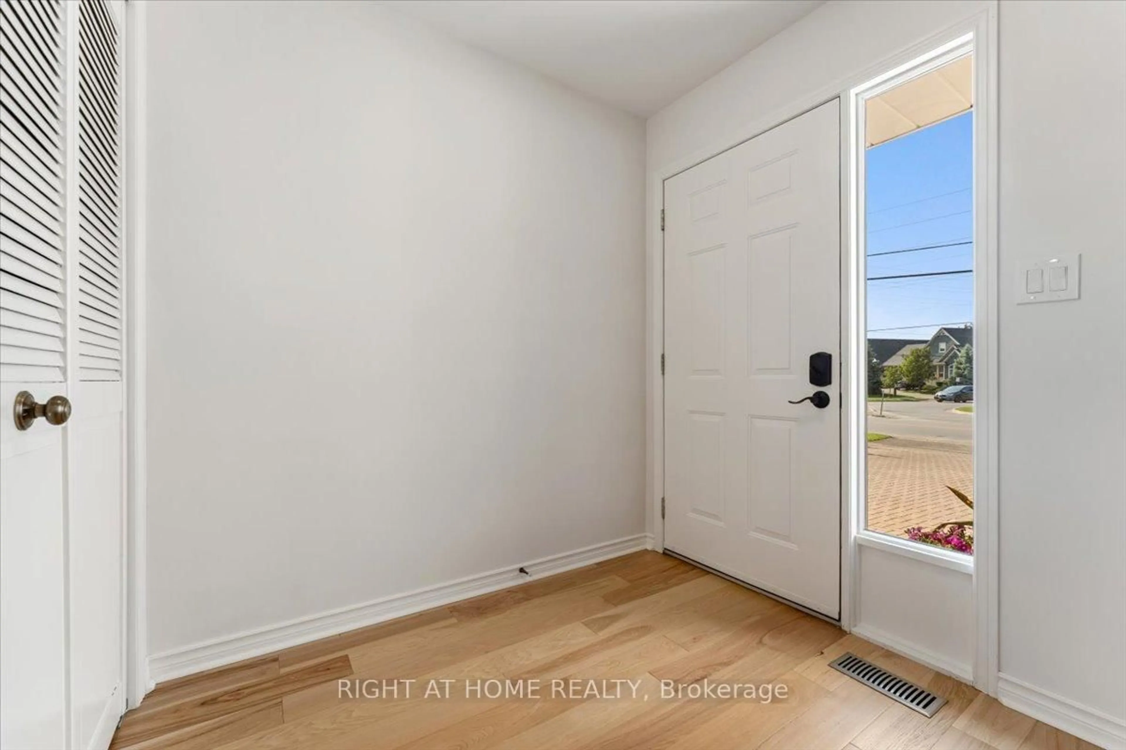 Indoor entryway for 223 Rykert St, St. Catharines Ontario L2S 2B5