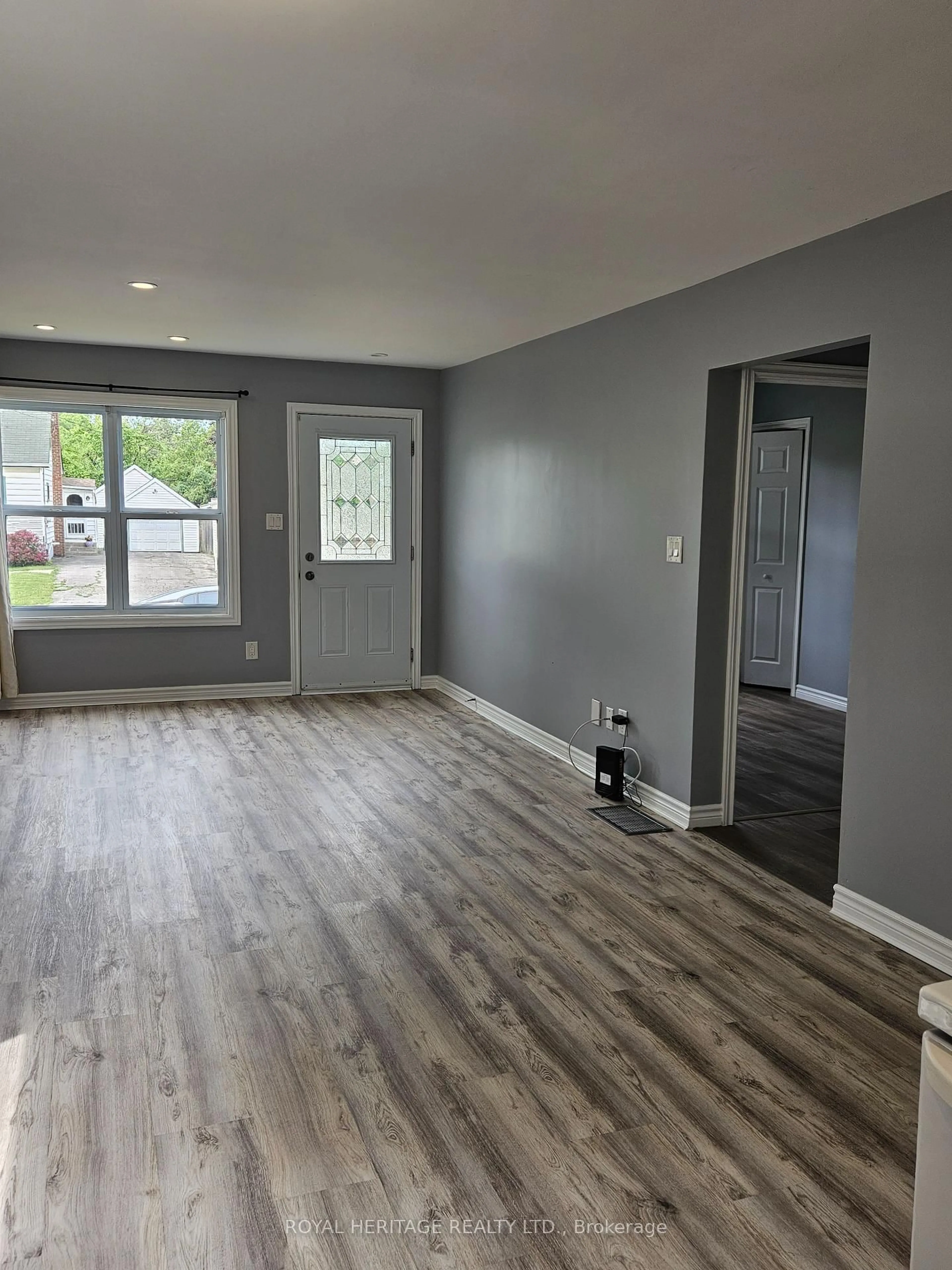 A pic of a room for 387 MacDonald Ave, Belleville Ontario K8N 3Z5