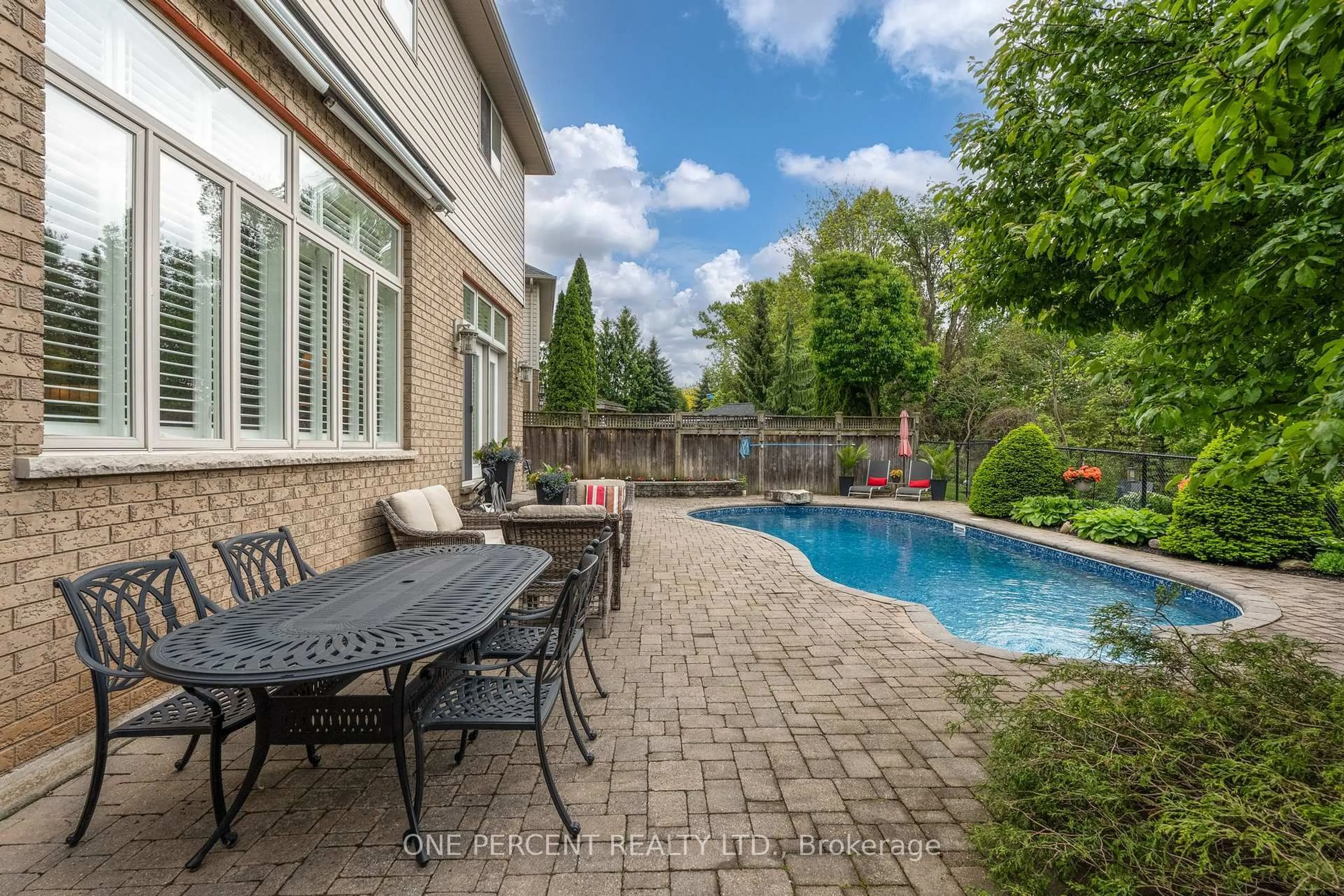 Patio, street for 194 Joshua Ave, Hamilton Ontario L9K 1R7