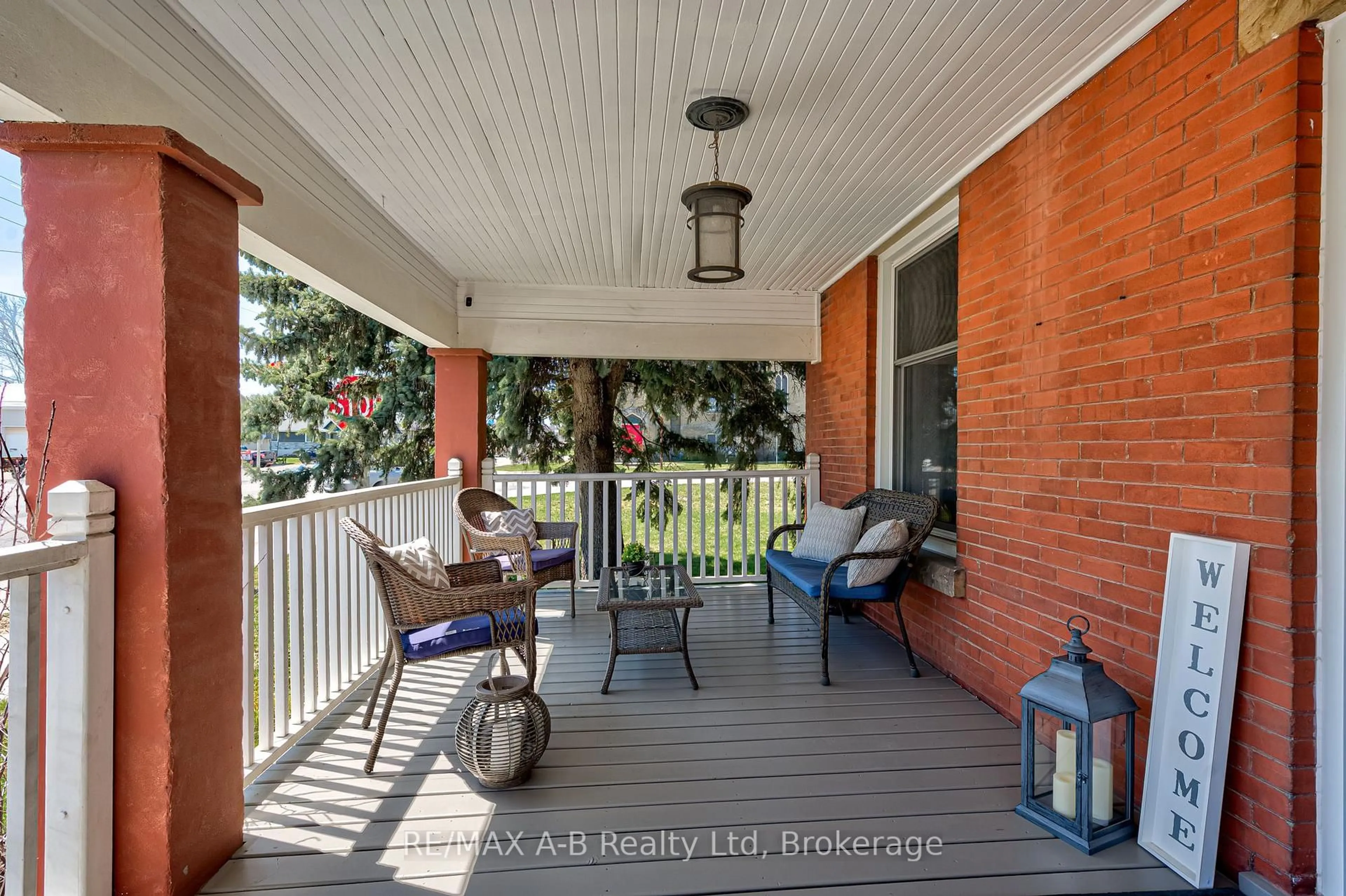 Patio, street for 2 Loveys St, East Zorra-Tavistock Ontario N0J 1L0
