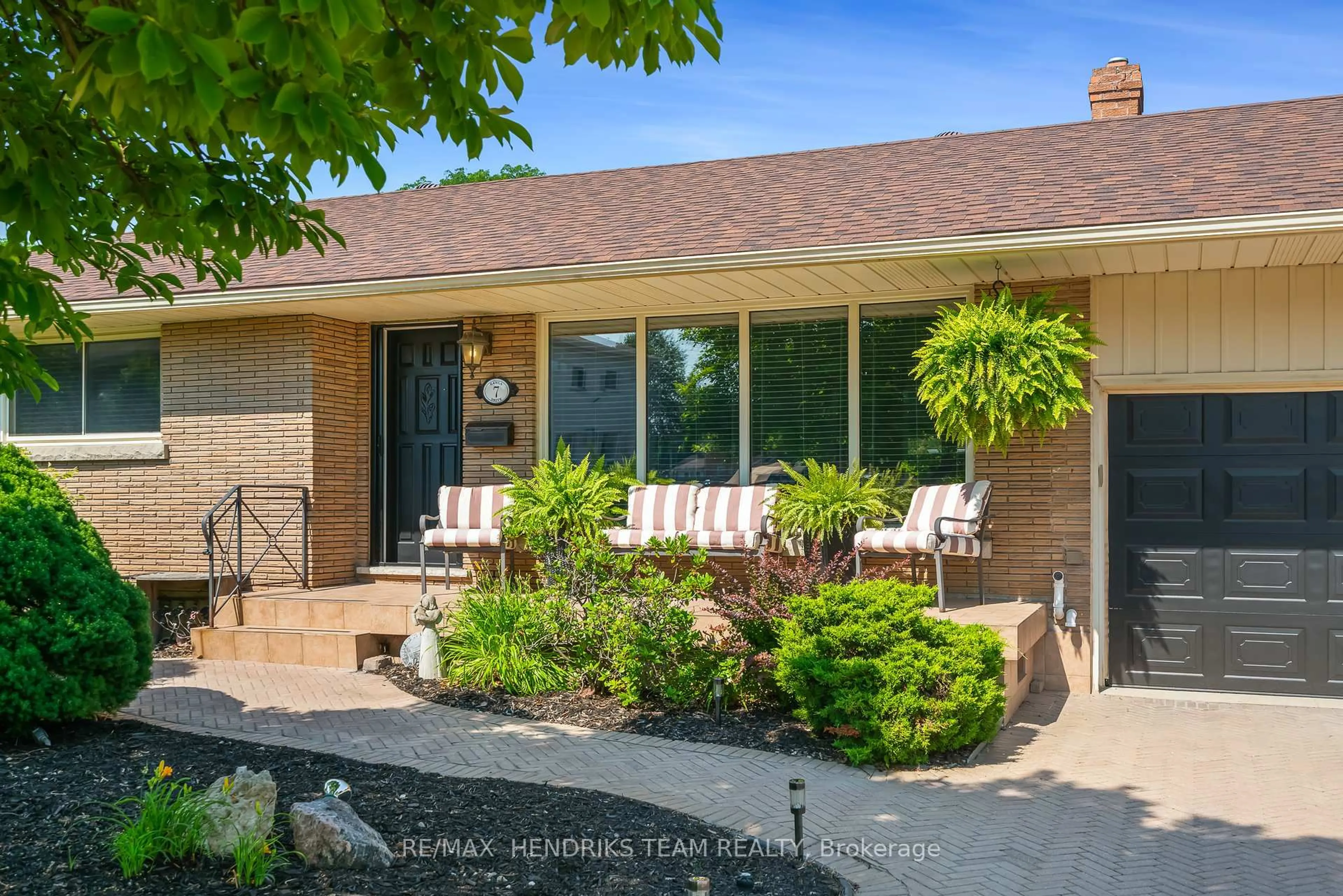 Unknown for 7 Kamla Dr, St. Catharines Ontario L2M 3J9