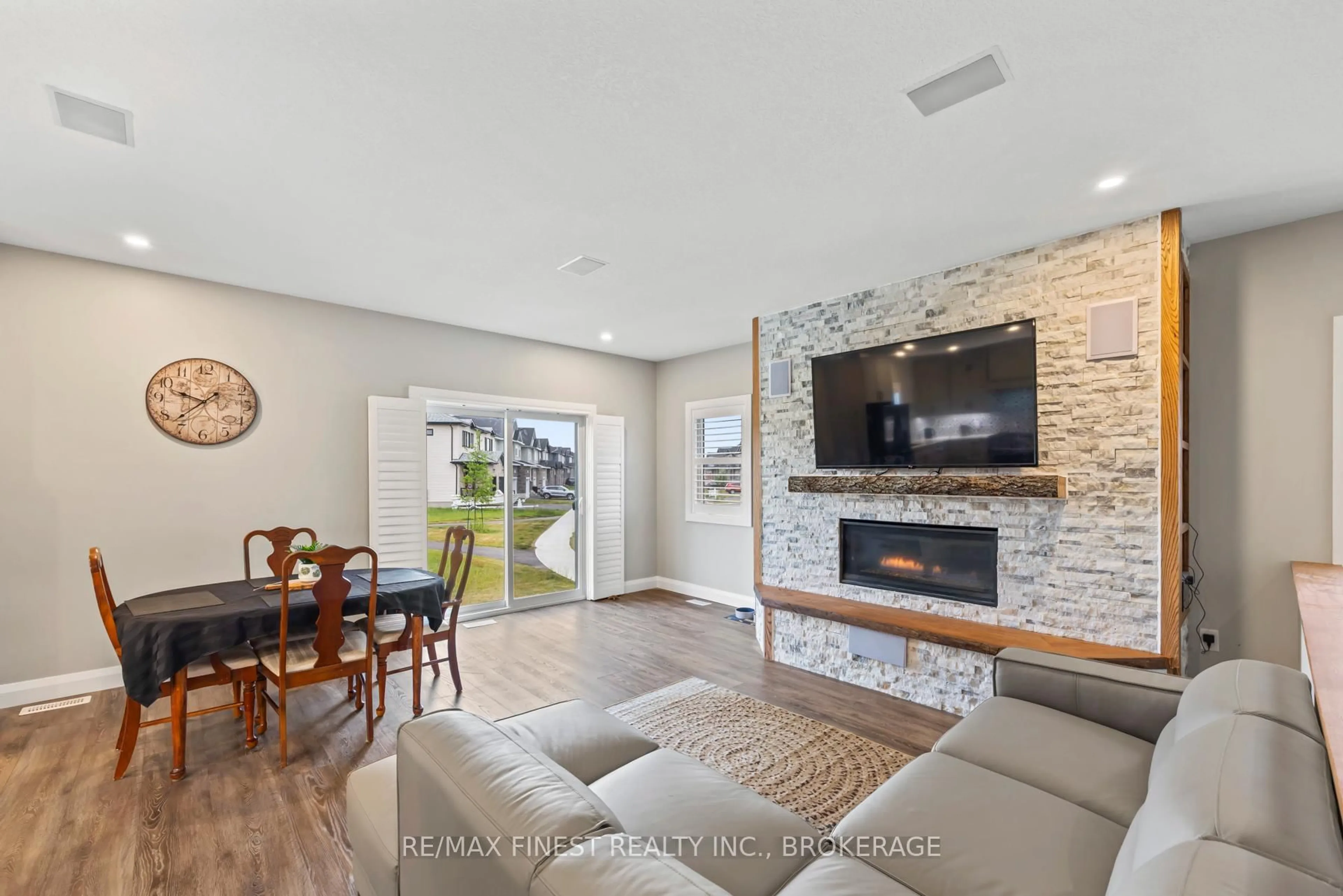 Living room with furniture, ceramic/tile floor for 218 Creighton Dr, Loyalist Ontario K0K 2H0