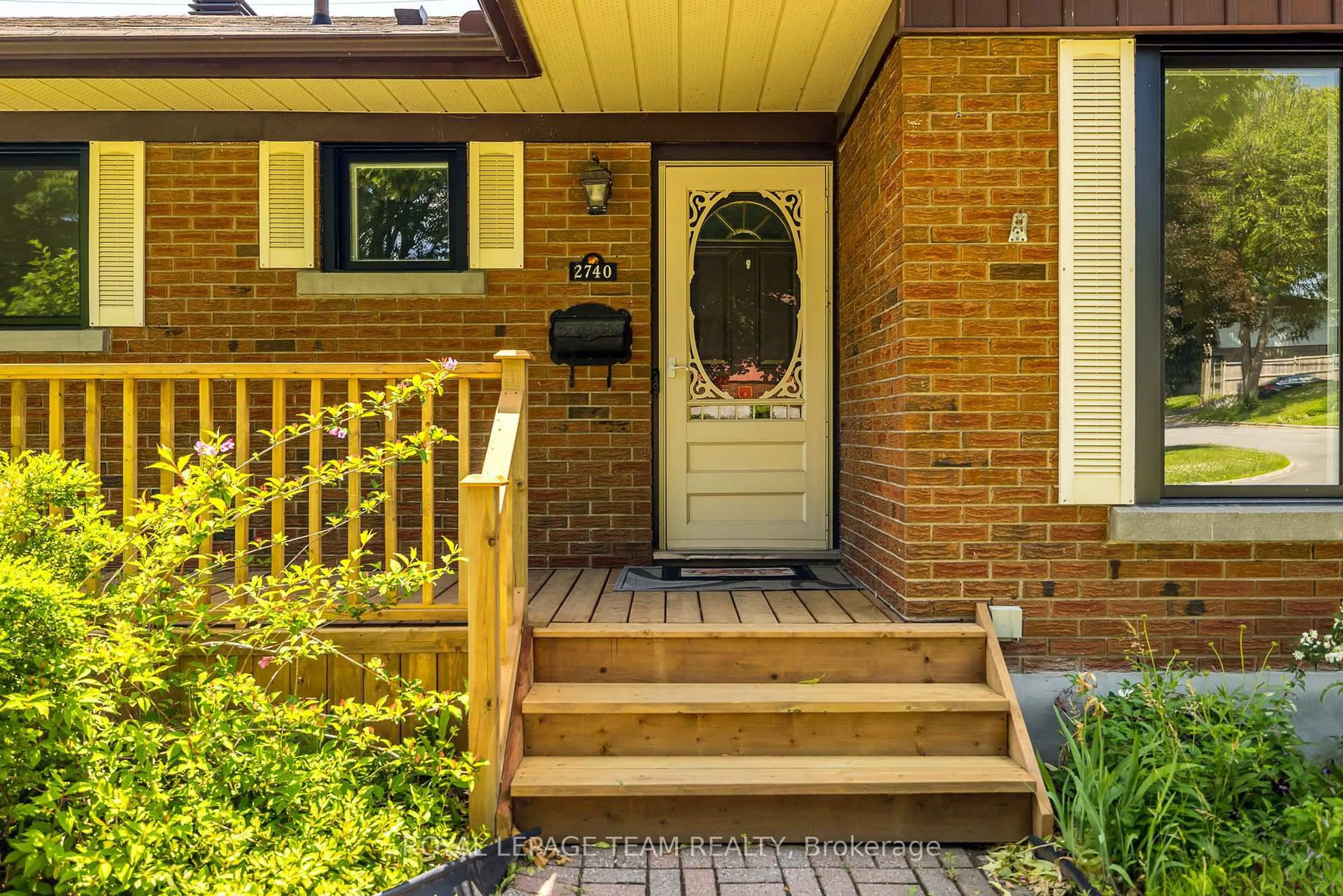 Home with brick exterior material, street for 2740 Moncton Rd, Ottawa Ontario K2B 7W1