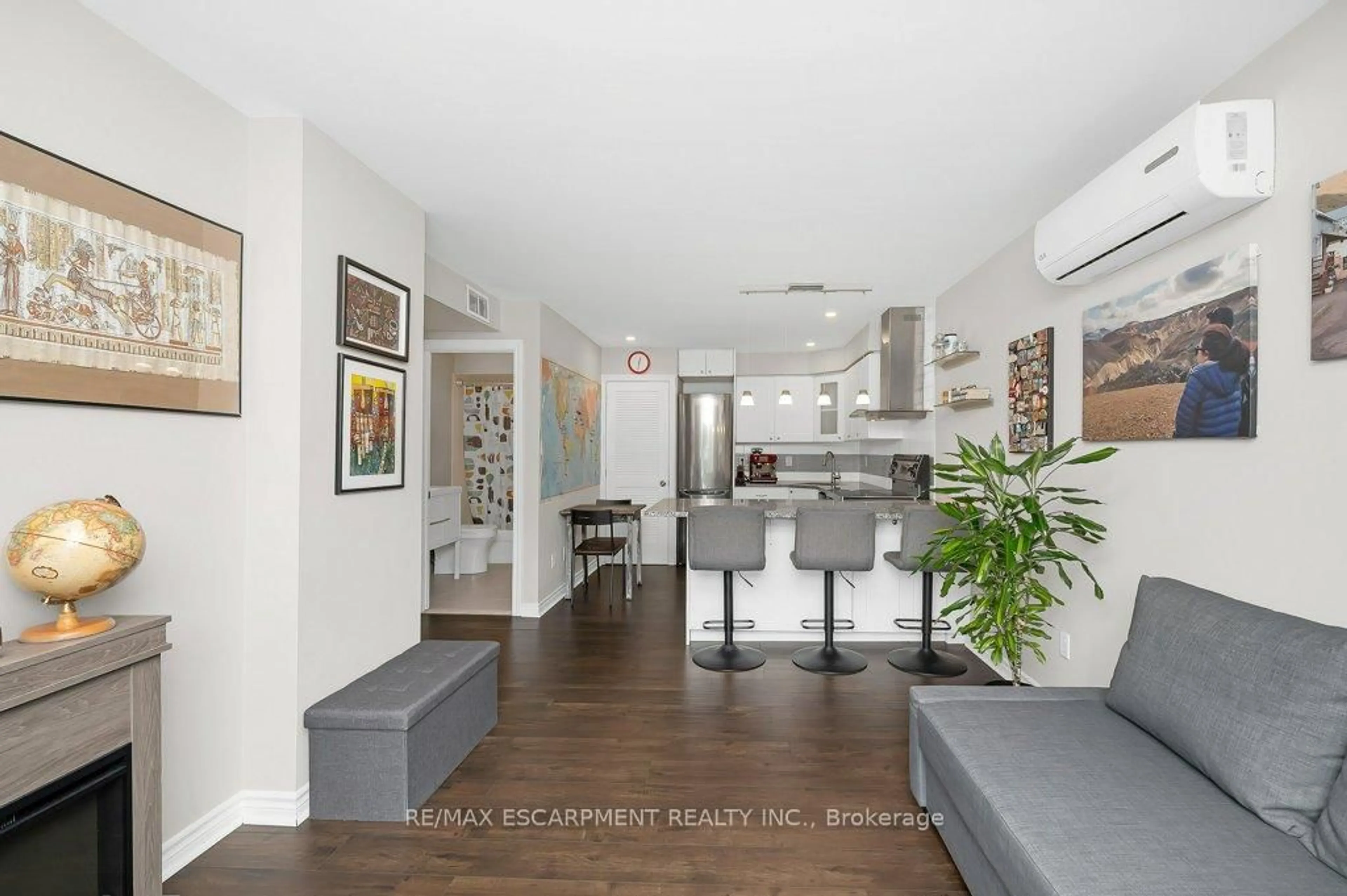 Open concept kitchen, unknown for 28 Victoria Ave #102, Hamilton Ontario L8L 5E1