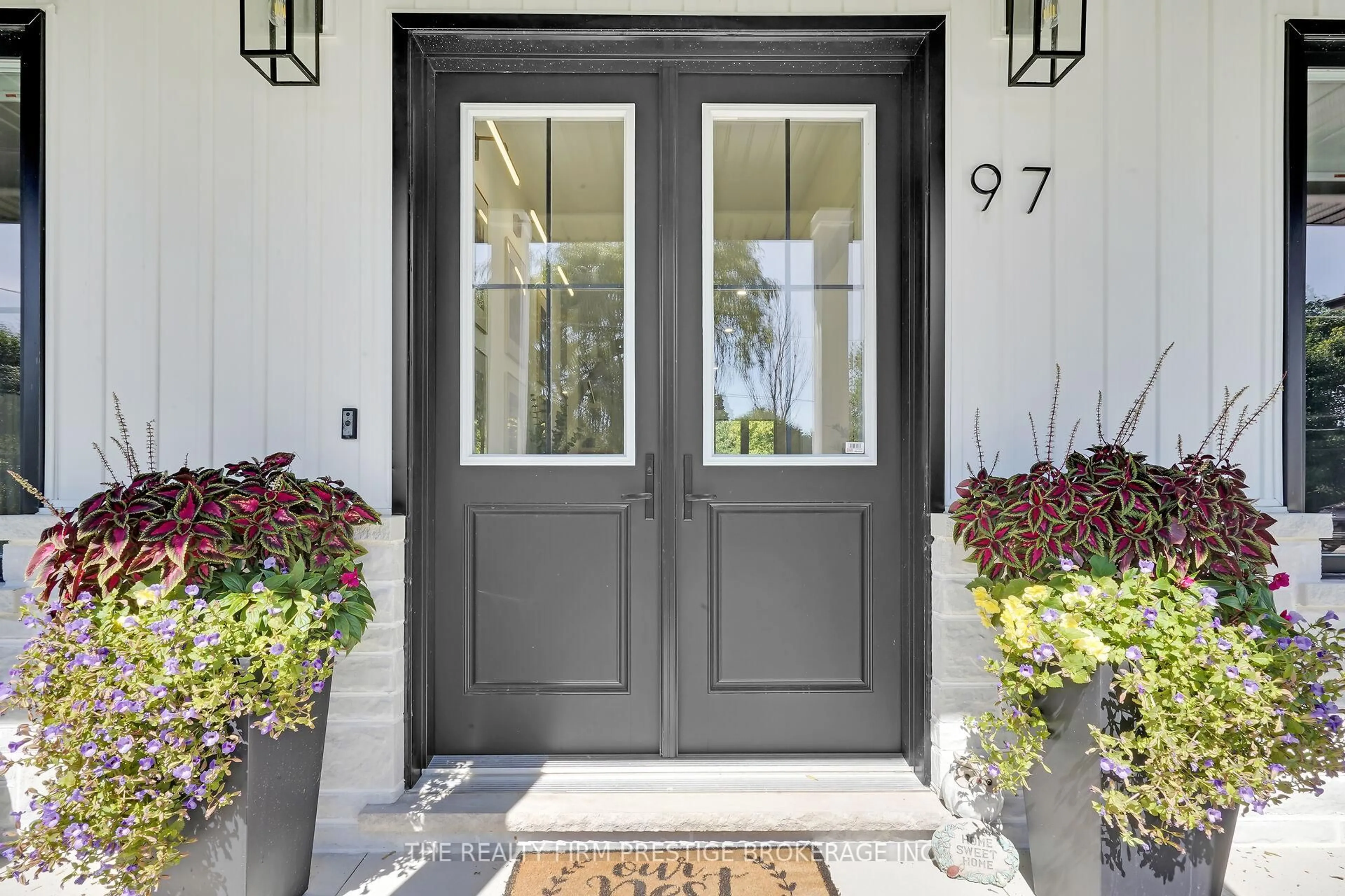 Indoor entryway for 97 Simcoe Ave, Middlesex Centre Ontario N0L 1R0