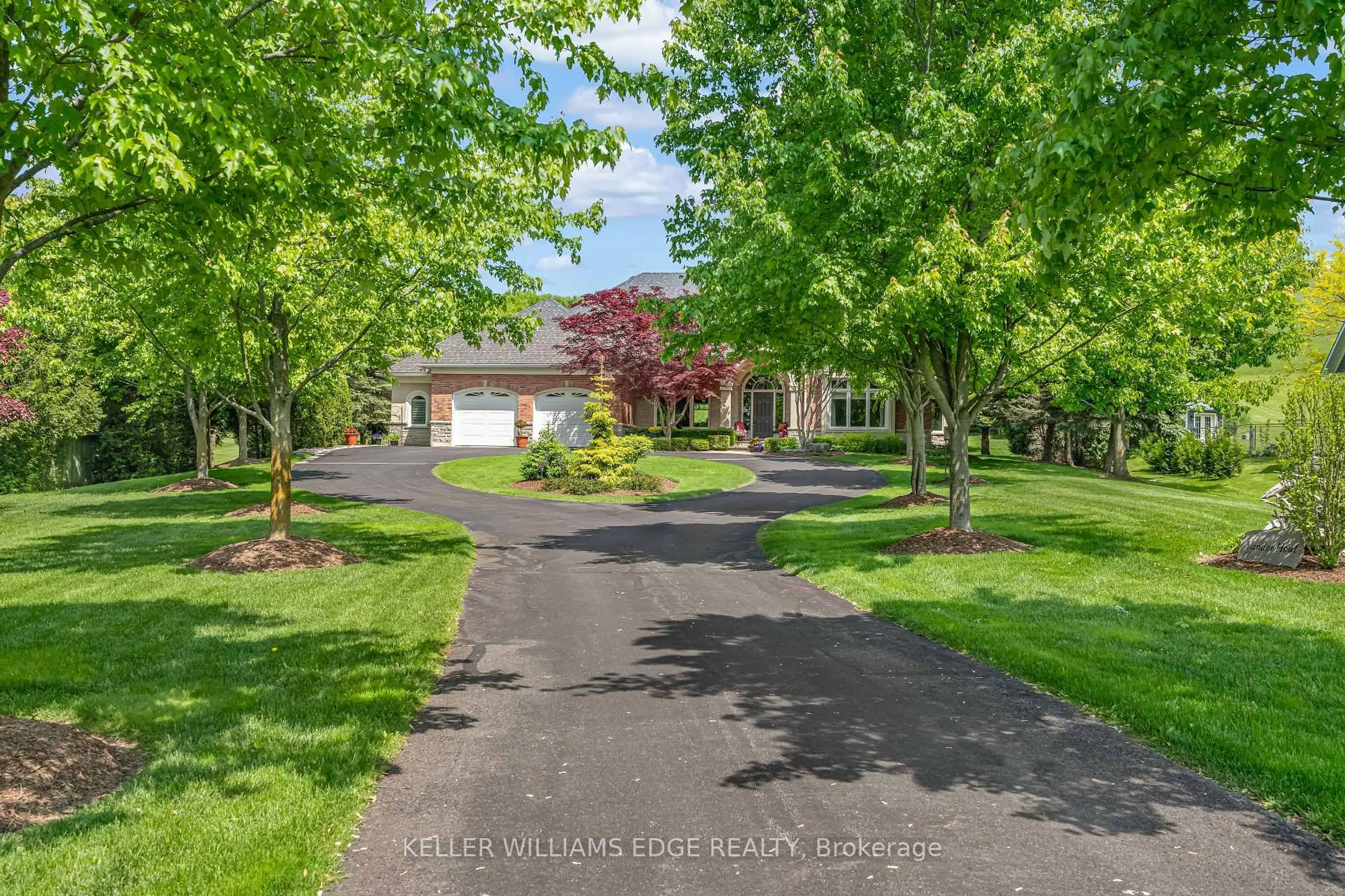 A pic from outside/outdoor area/front of a property/back of a property/a pic from drone, street for 1333 Concession 6 Rd, Hamilton Ontario L8B 1N5