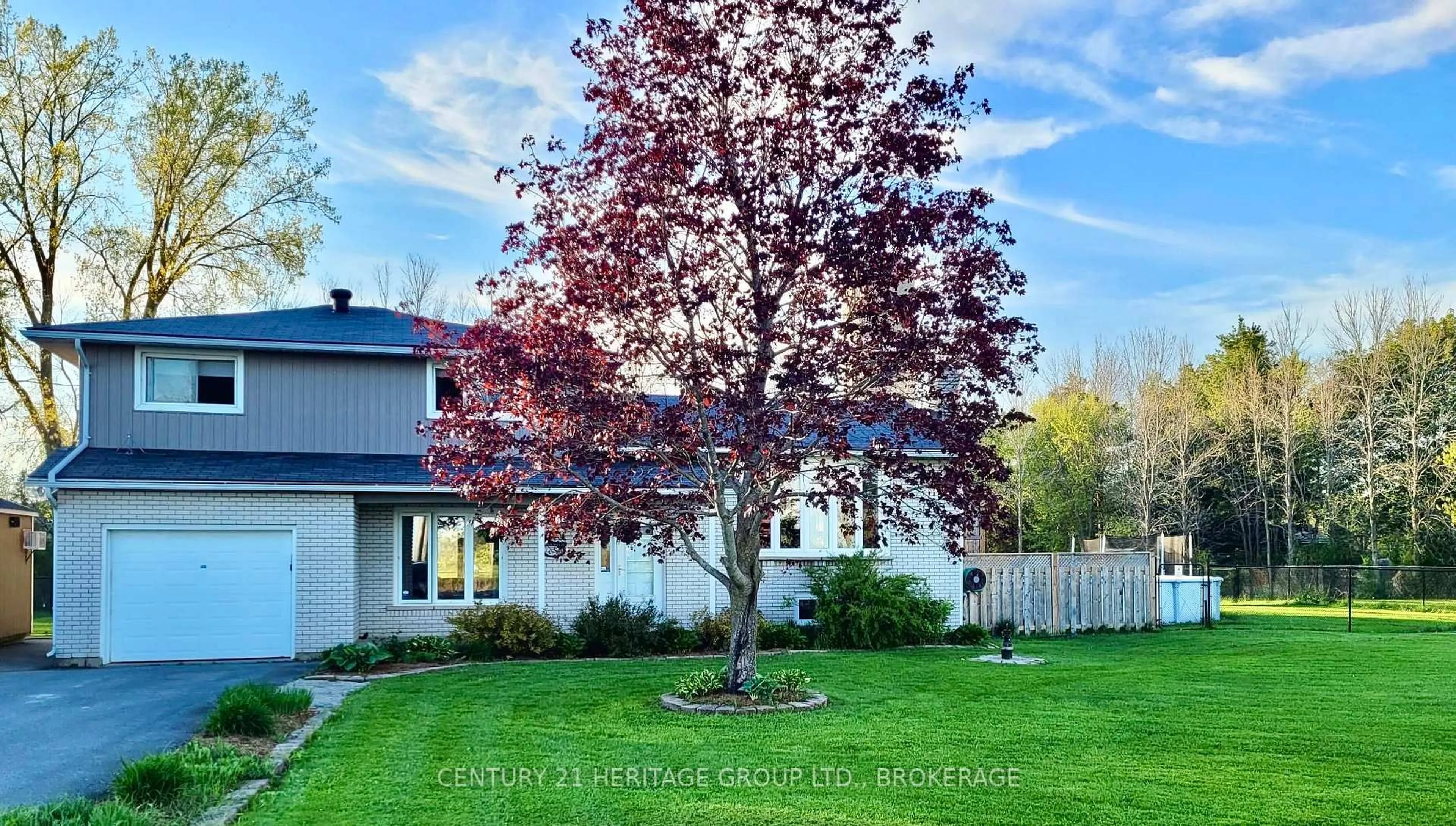 A pic from outside/outdoor area/front of a property/back of a property/a pic from drone, street for 415 Shane St, Bissett Creek Ontario K0H 2H0