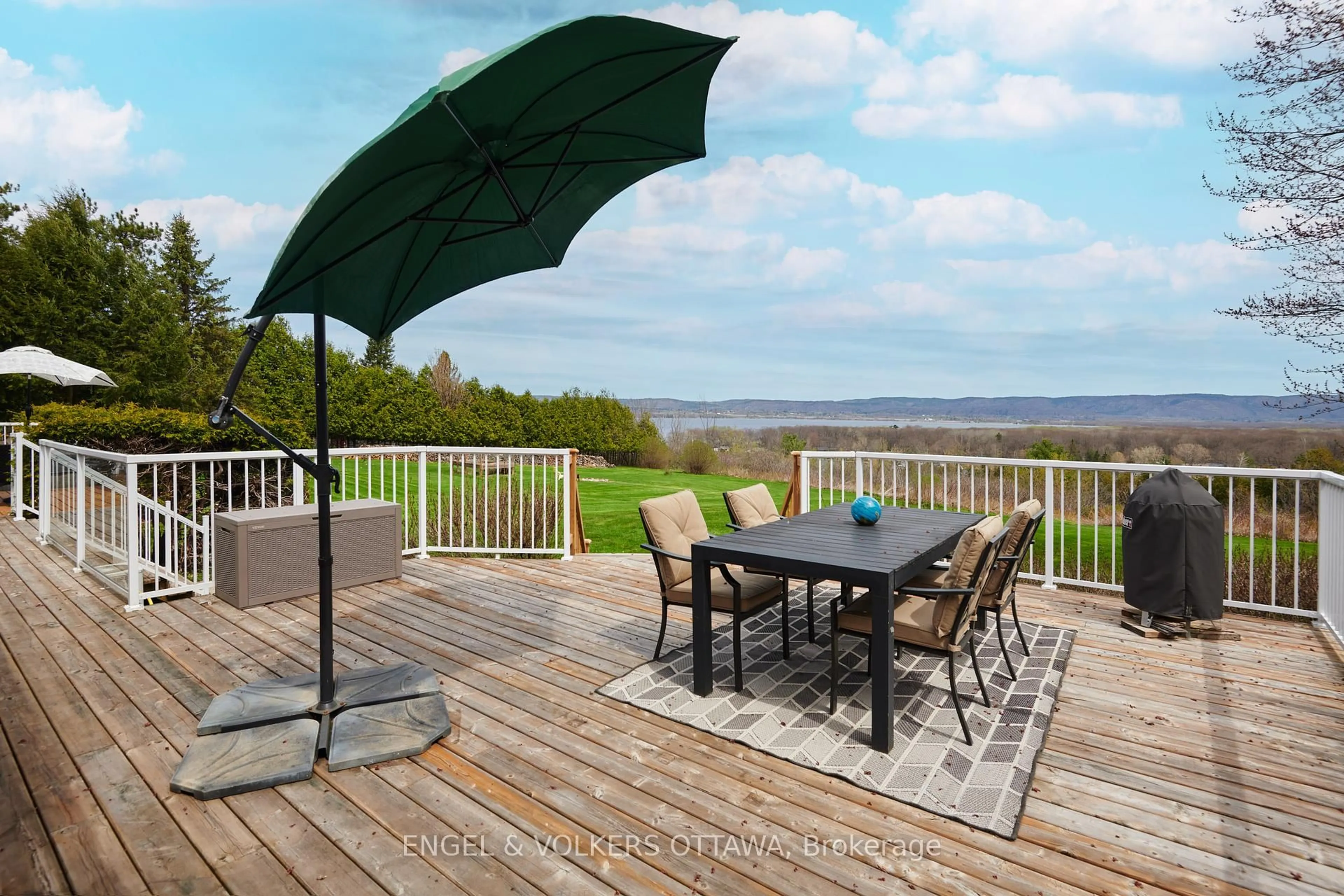 Patio, water/lake/river/ocean view for 122 Colonel Nicholson Lane, Ottawa Ontario K0A 3M0