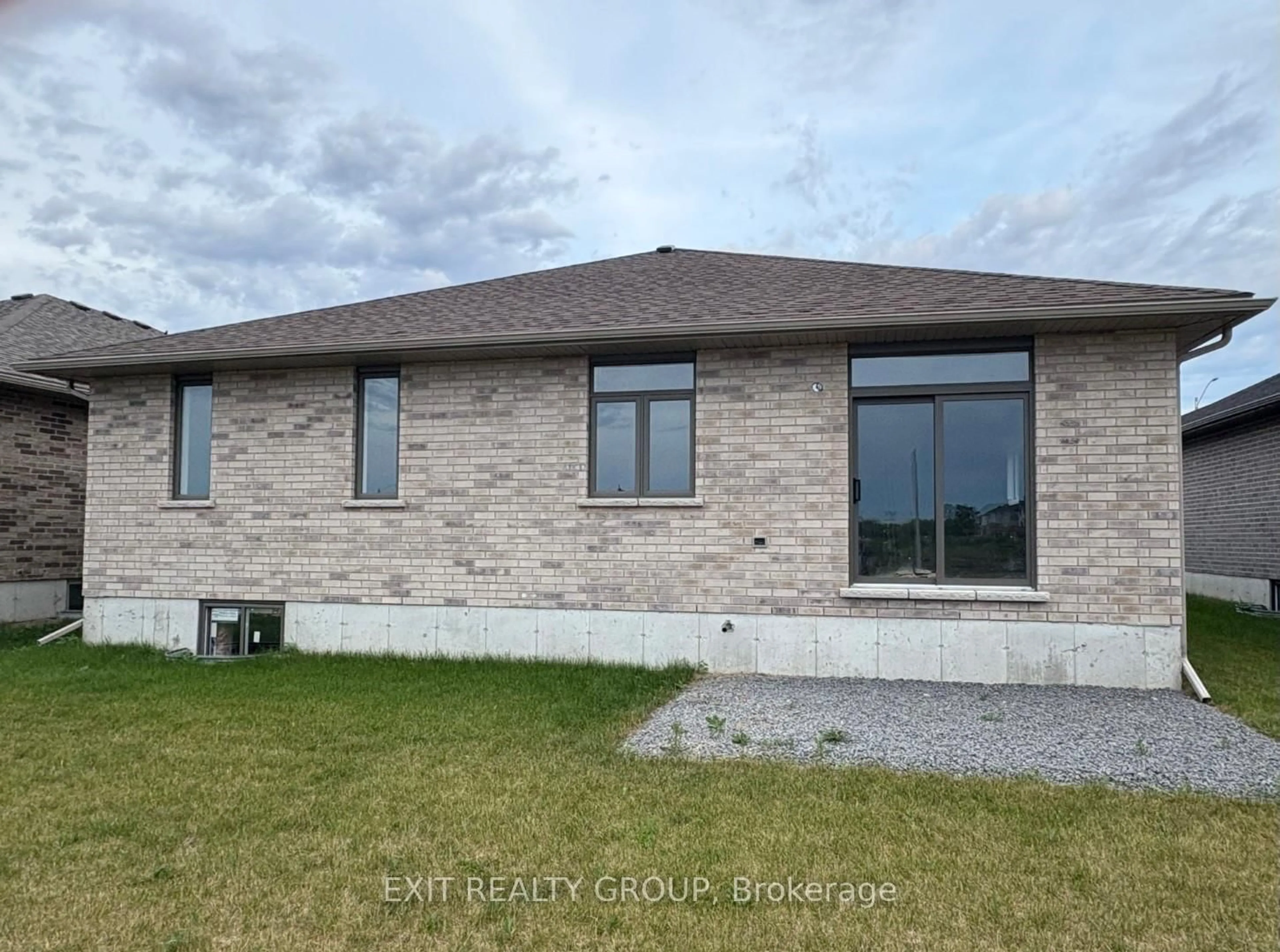 Home with brick exterior material, building for 29 Sulmon St, Belleville Ontario K8N 0S5