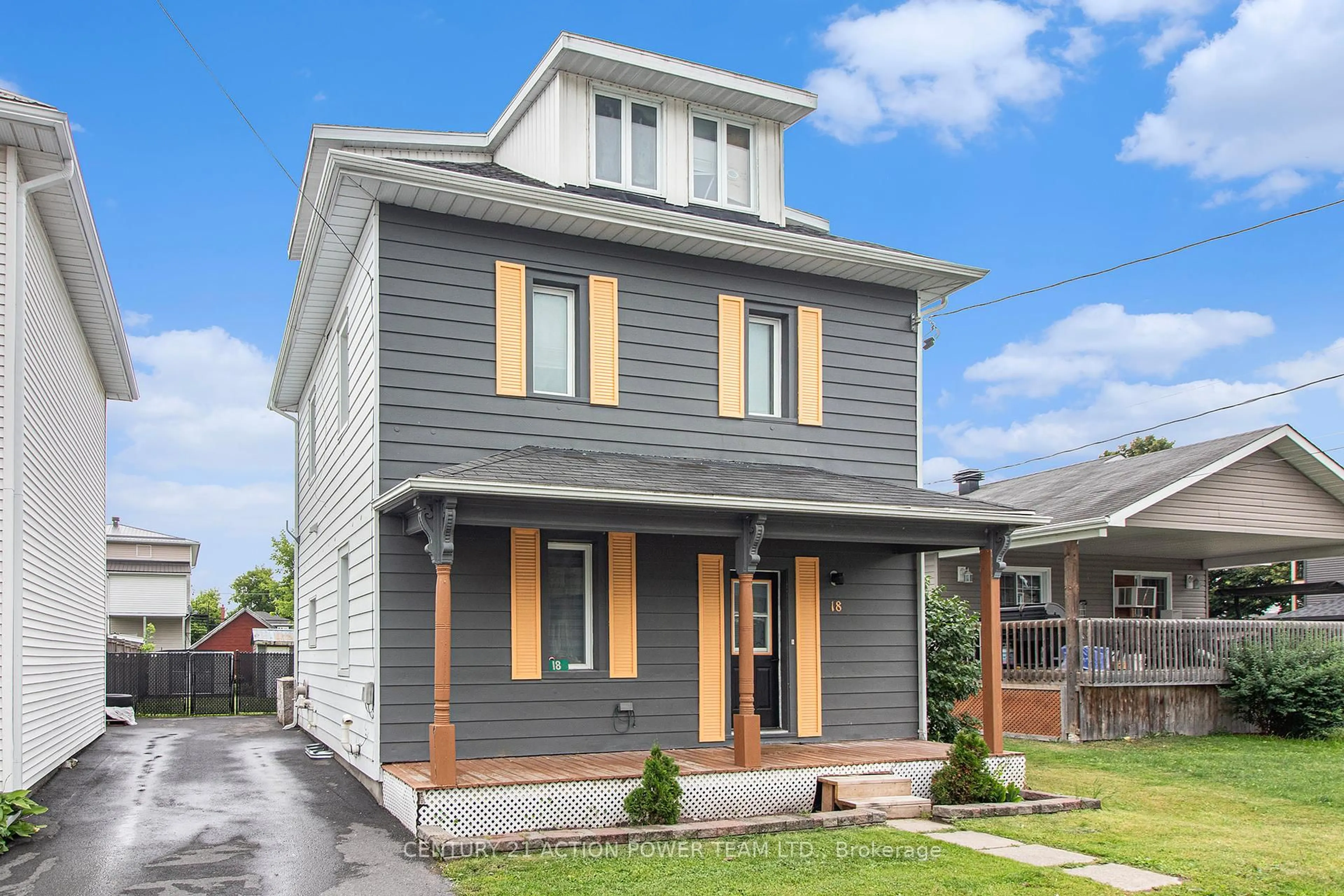 Home with vinyl exterior material, street for 18 George St, North Stormont Ontario K0A 1R0