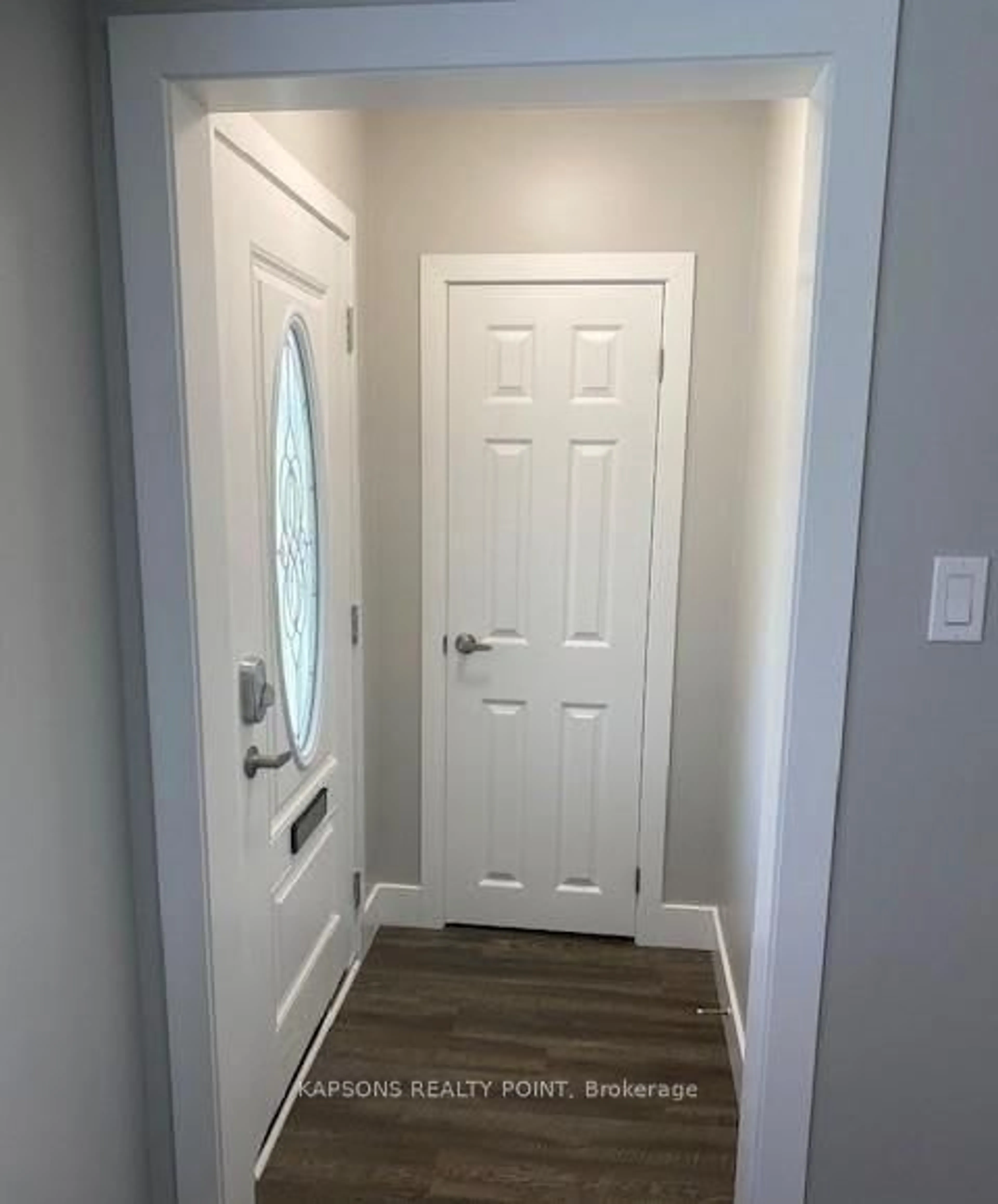 Indoor entryway for 317 Manitoba St, London East Ontario N5W 4W2