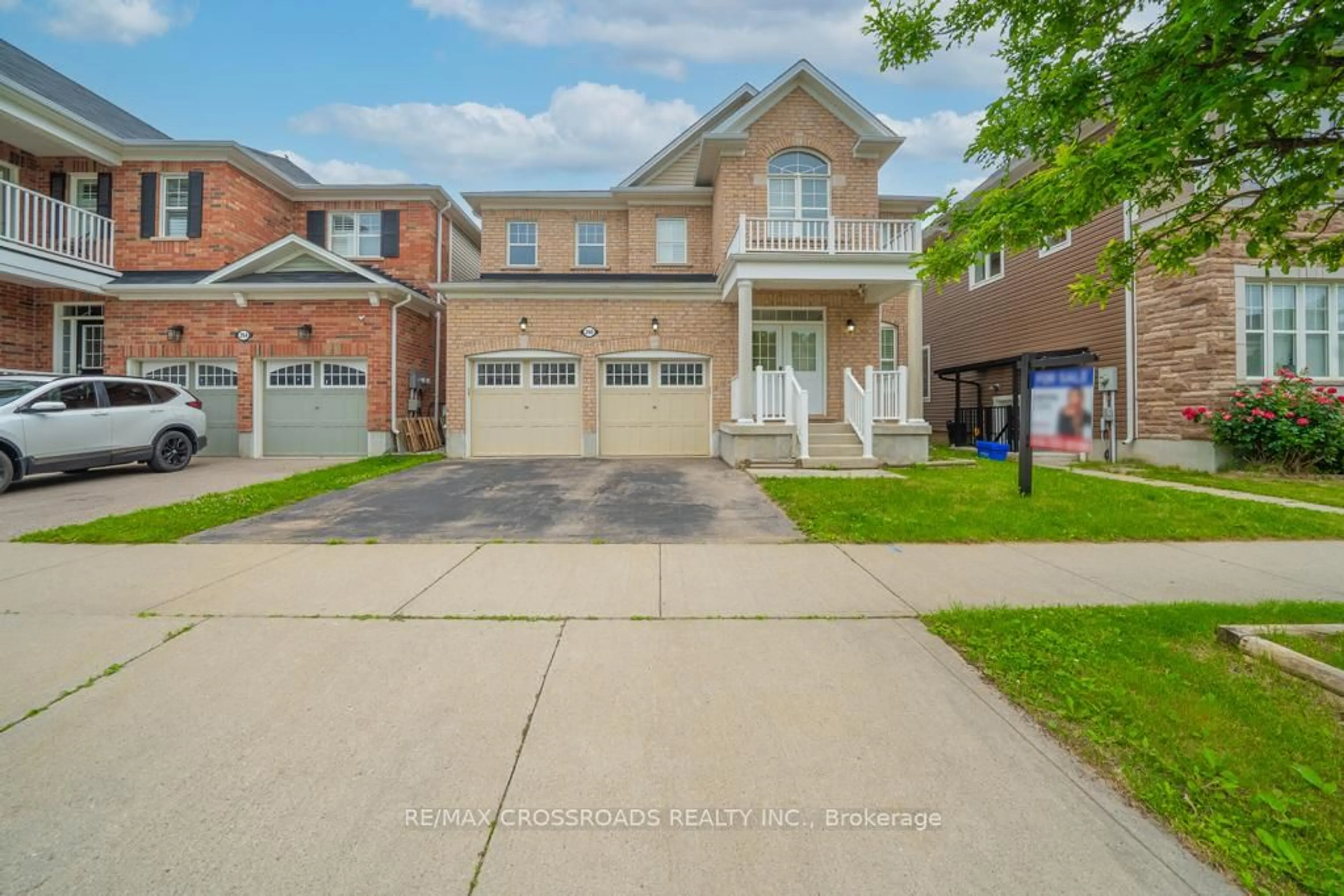 A pic from outside/outdoor area/front of a property/back of a property/a pic from drone, street for 260 Falling Green Cres, Kitchener Ontario N2R 0E1