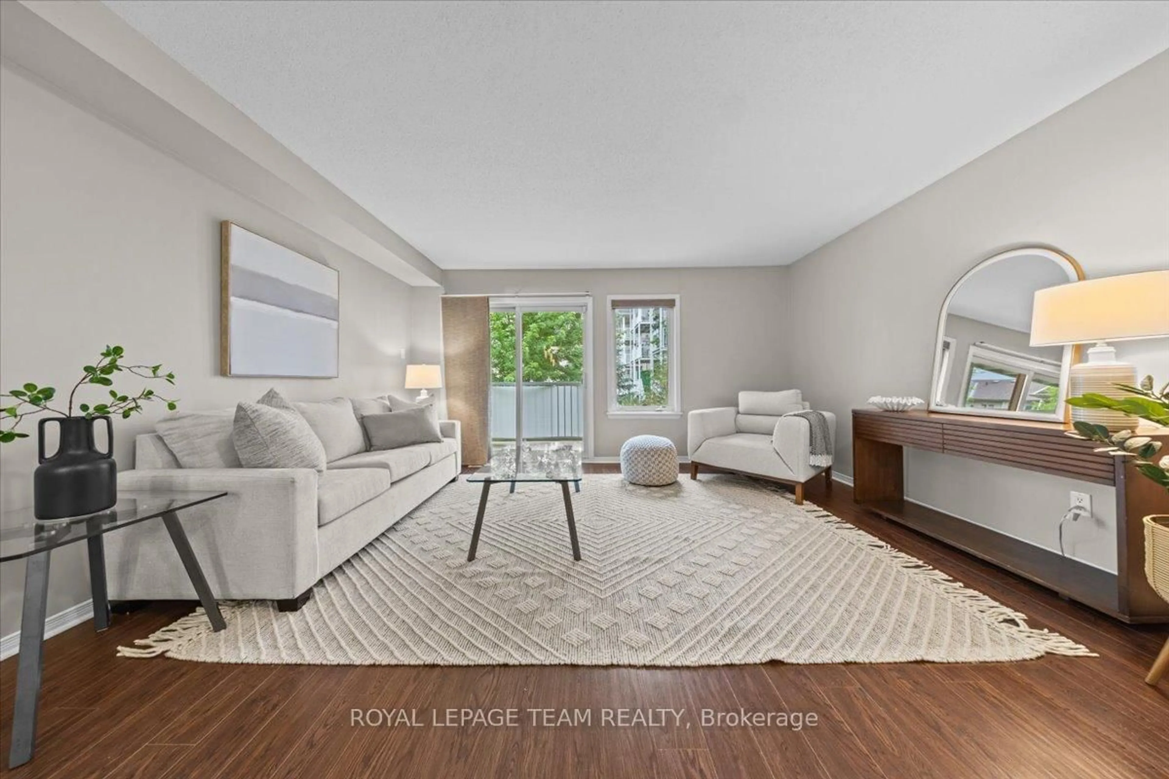 Living room with furniture, unknown for 512 Reardon Private, Ottawa Ontario K1V 2L1