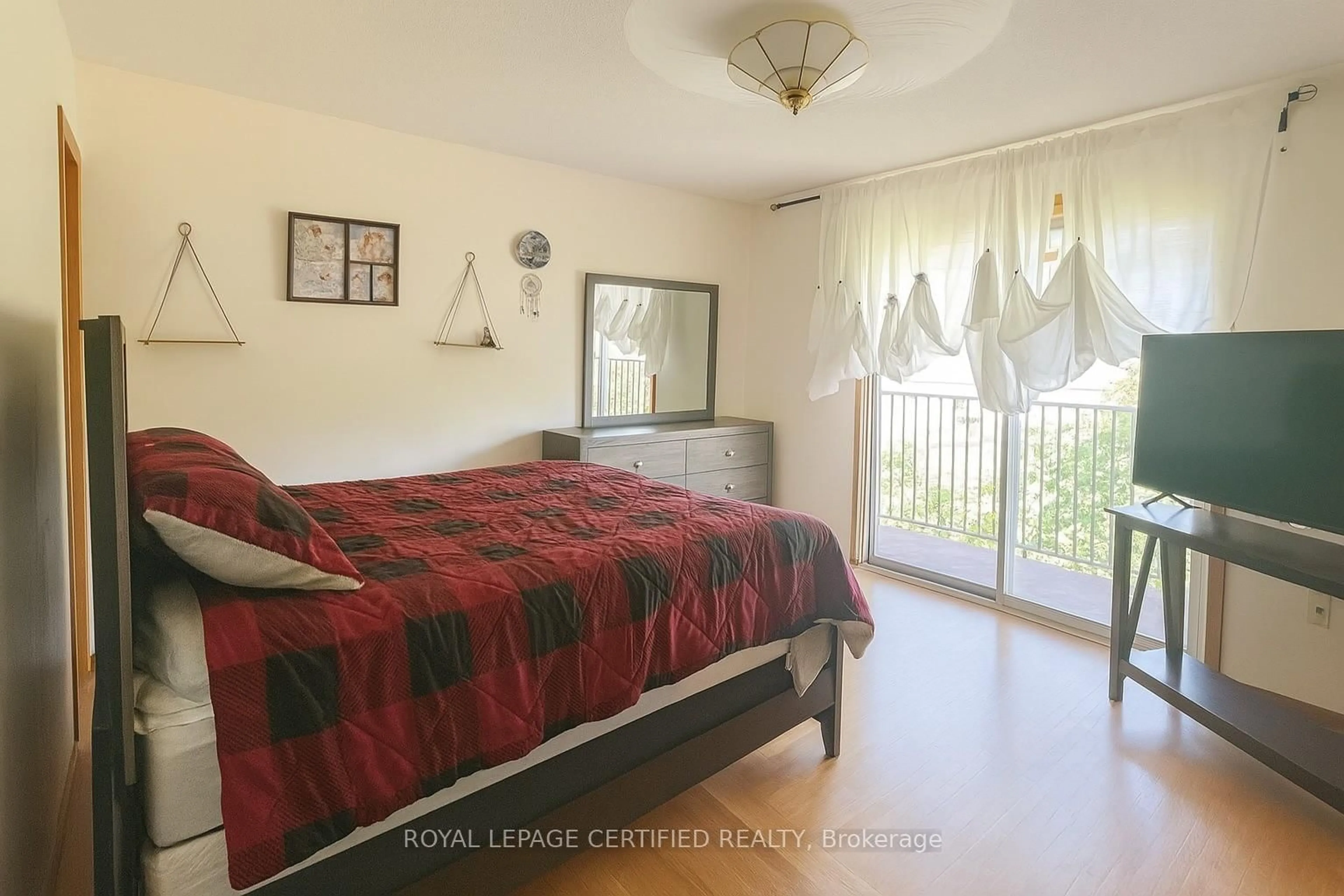 Bedroom with bed, unknown for 216 Margaret Ave, Hamilton Ontario L8E 2H8