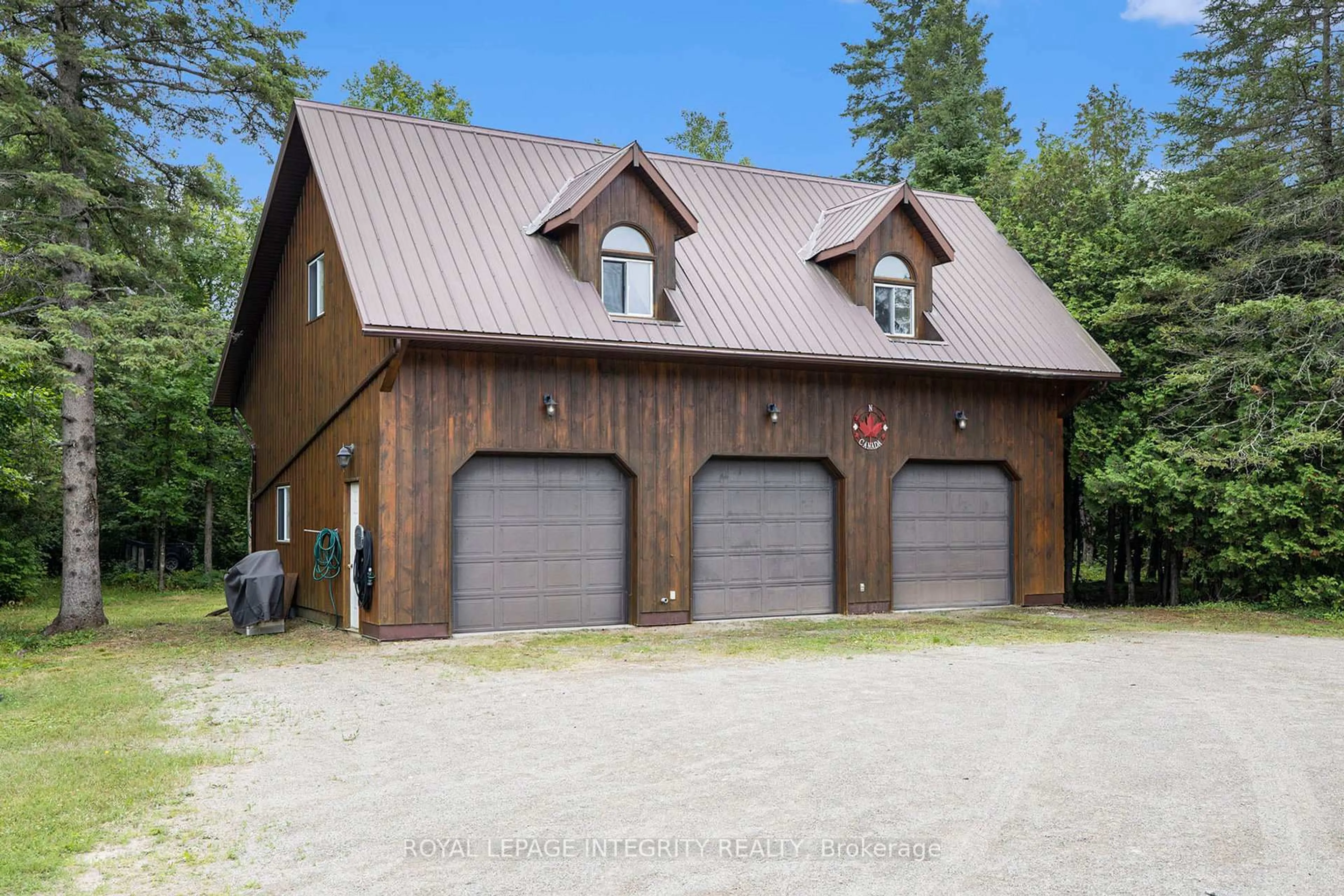 Indoor garage for 436 Weedmark Rd, Smiths Falls Ontario K7A 4S6