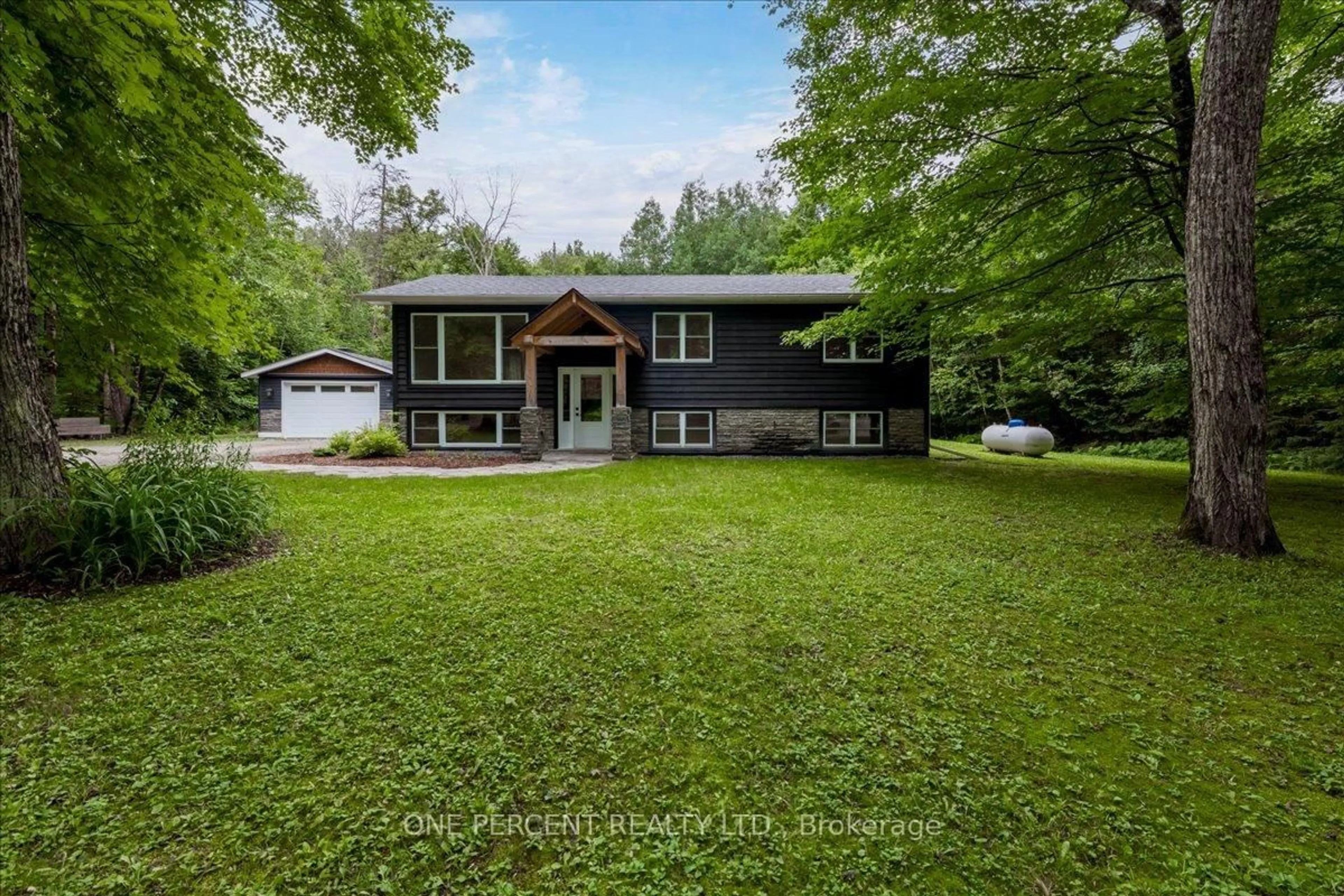 A pic from outside/outdoor area/front of a property/back of a property/a pic from drone, unknown for 682 Stephenson Rd 2 Rd, Huntsville Ontario P0B 1L0