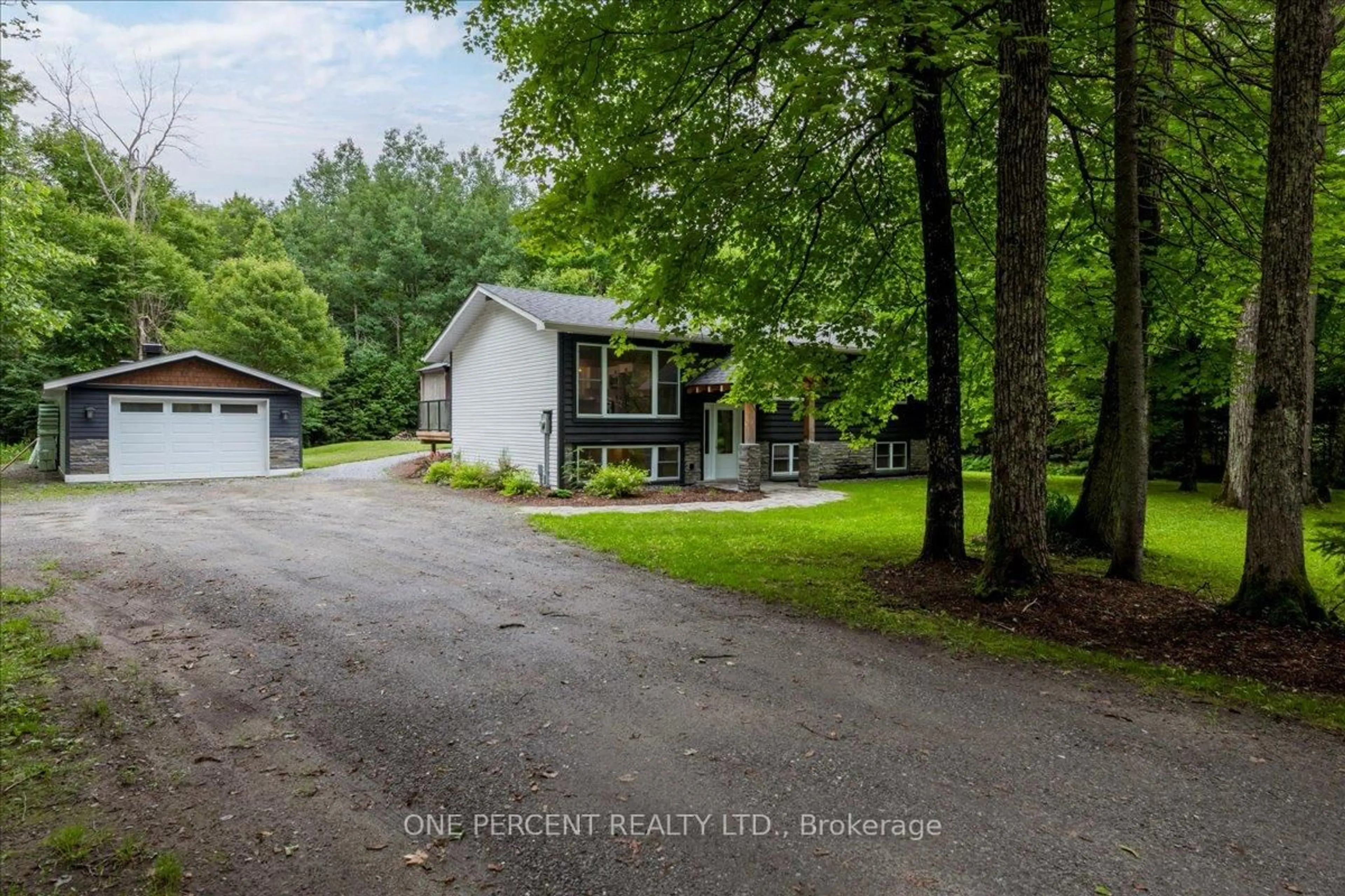 A pic from outside/outdoor area/front of a property/back of a property/a pic from drone, unknown for 682 Stephenson Rd 2 Rd, Huntsville Ontario P0B 1L0