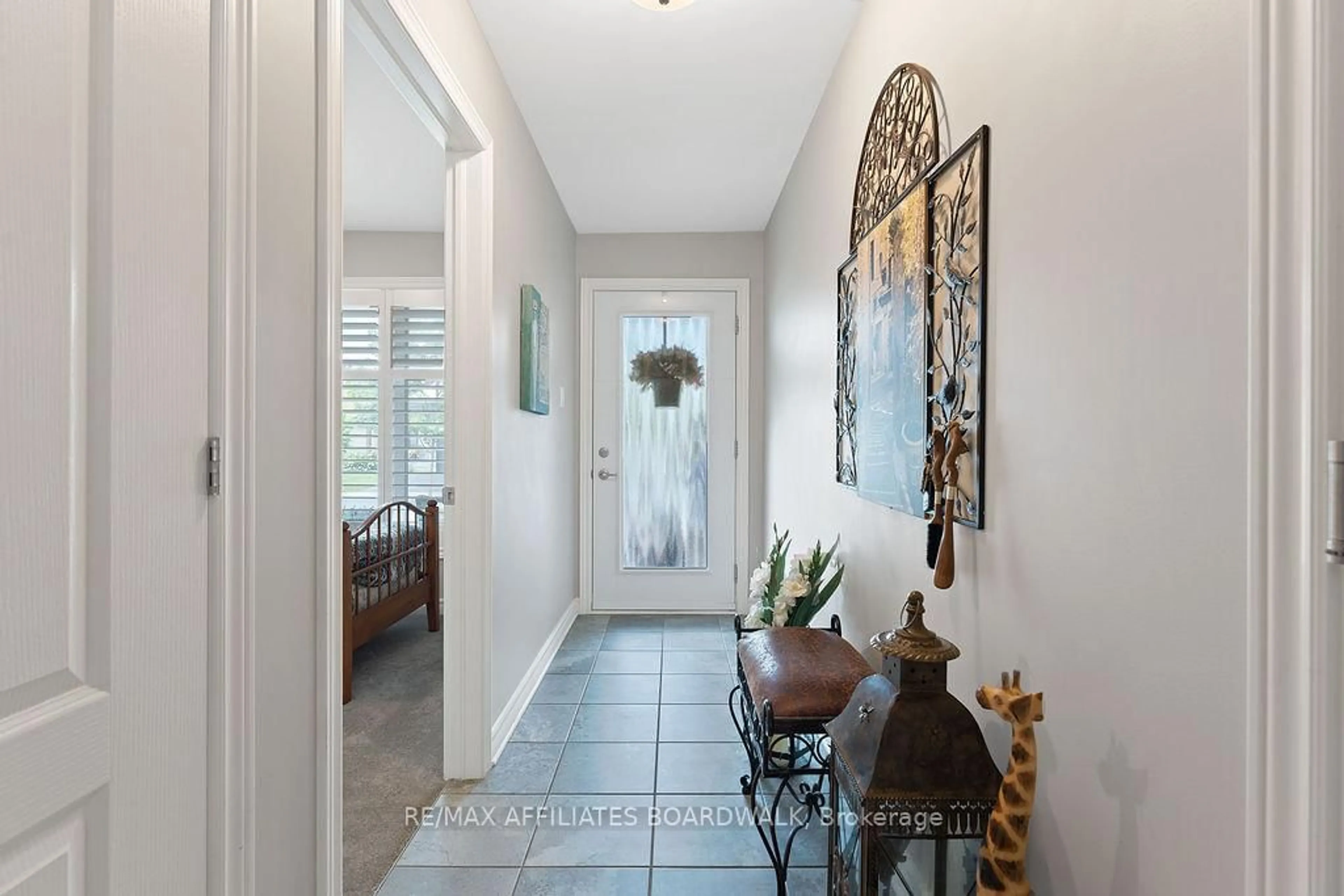Indoor entryway for 921 Leishman Dr, Almonte Ontario K0A 1A0