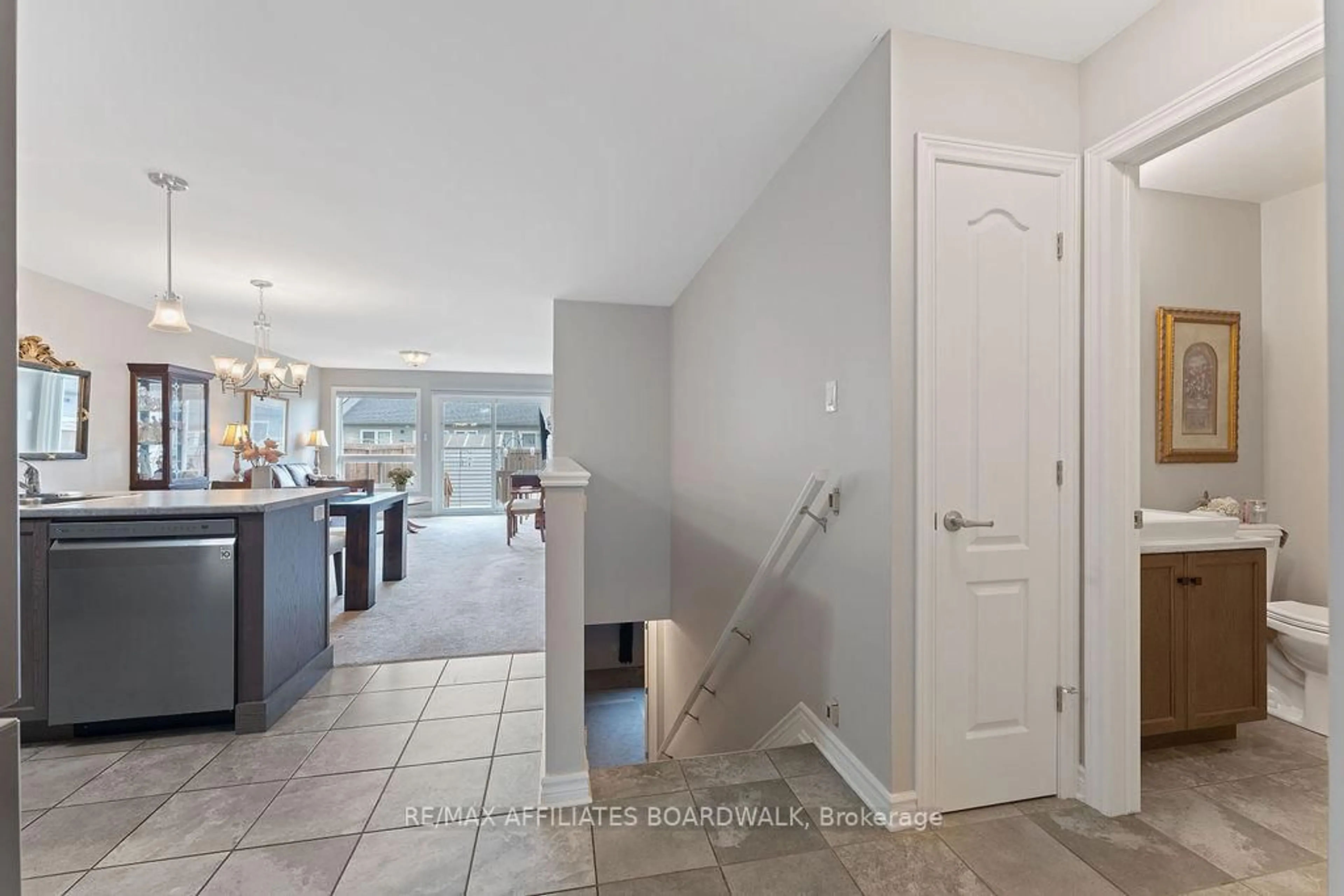 Indoor entryway for 921 Leishman Dr, Almonte Ontario K0A 1A0