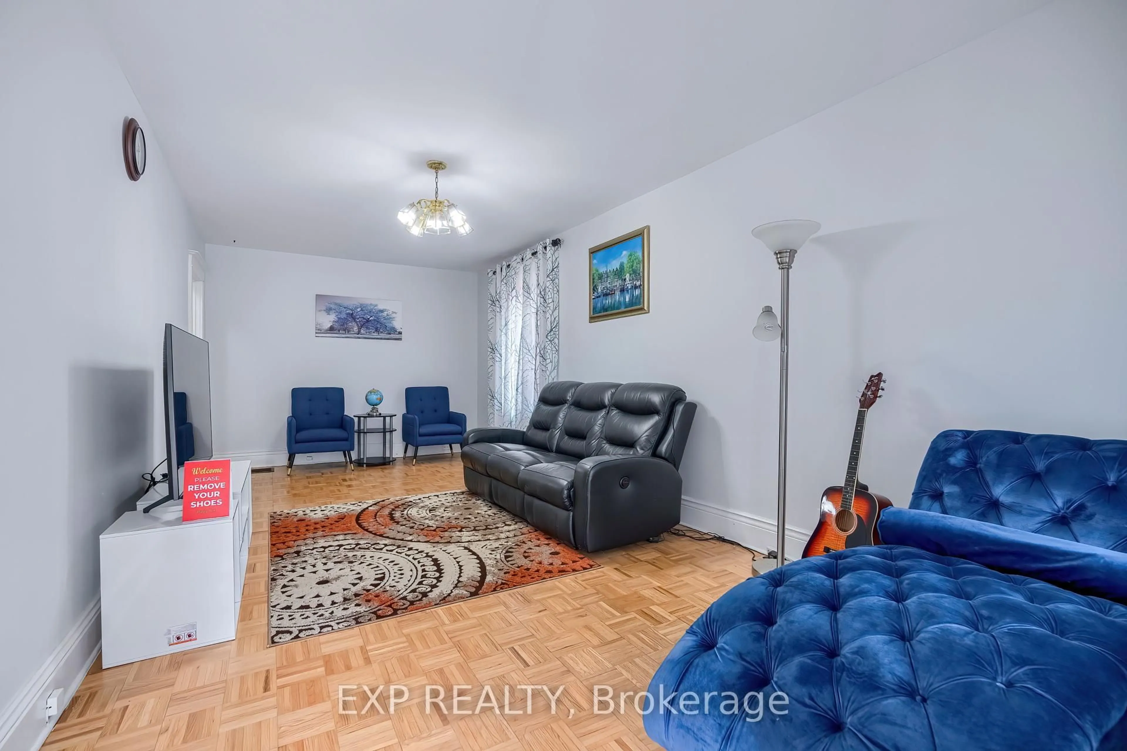 Living room with furniture, unknown for 30 Webber Ave, Hamilton Ontario L8N 1W3