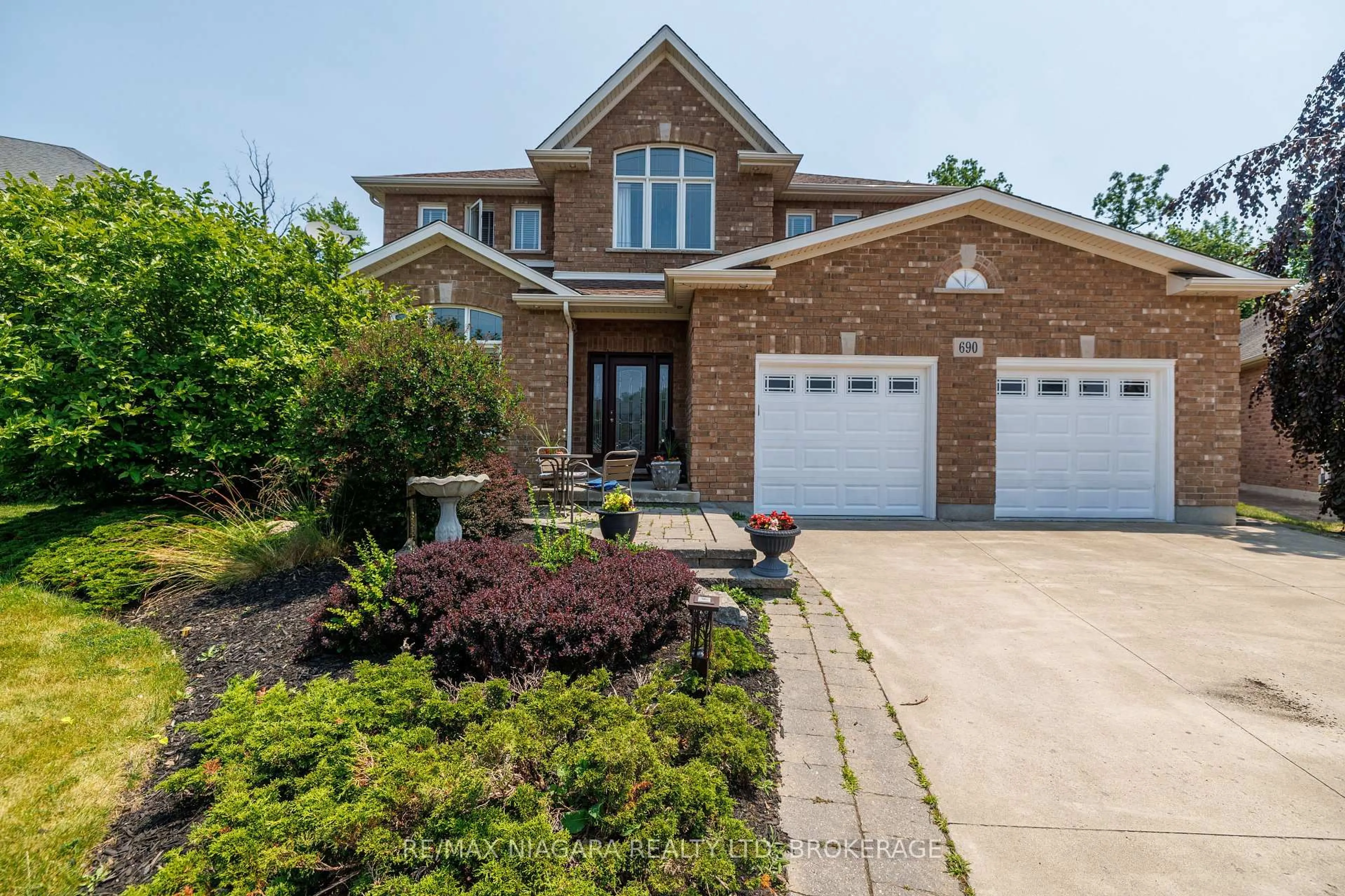 Home with brick exterior material, street for 690 Brian St, Fort Erie Ontario L2A 6W2
